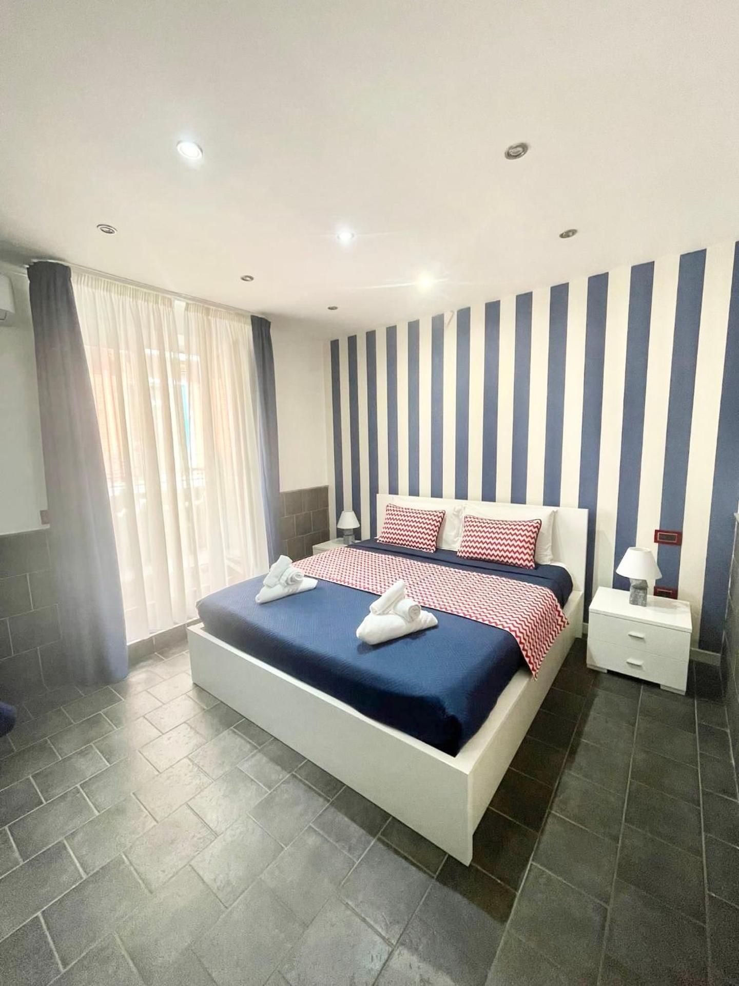 Queen Room with Spa Bath