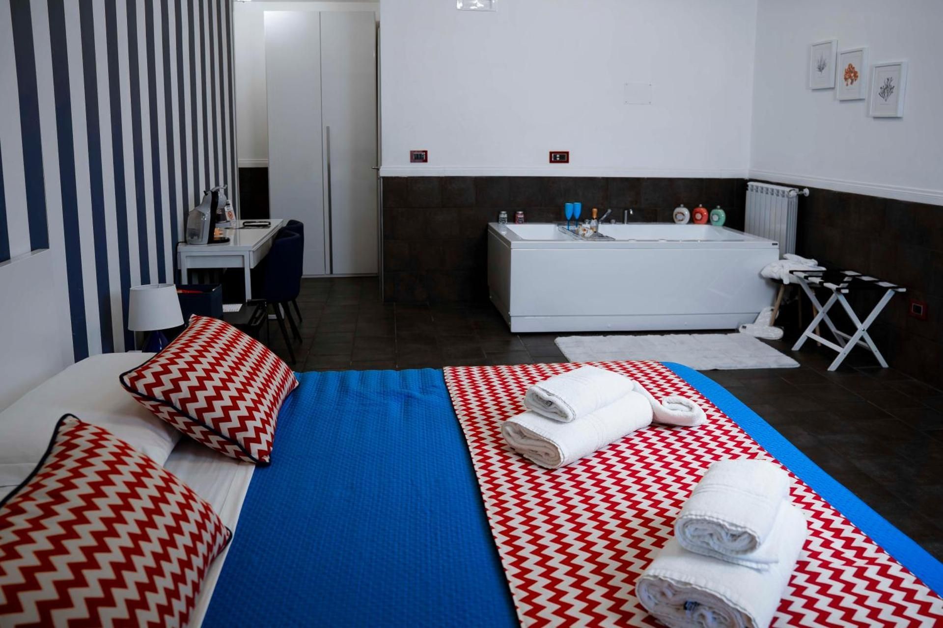 King Room with Spa Bath
