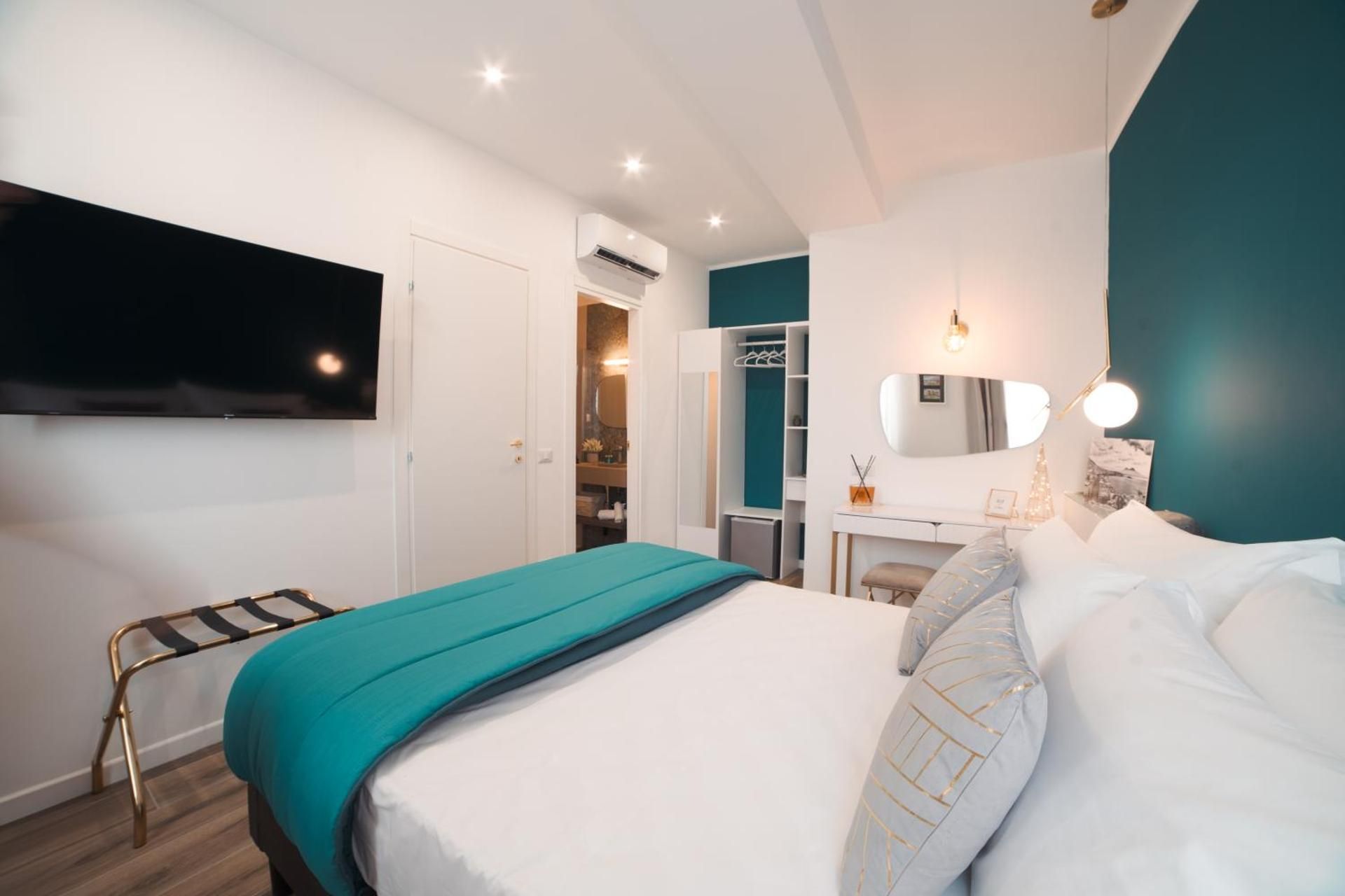 AnaMi Harbor Retreat