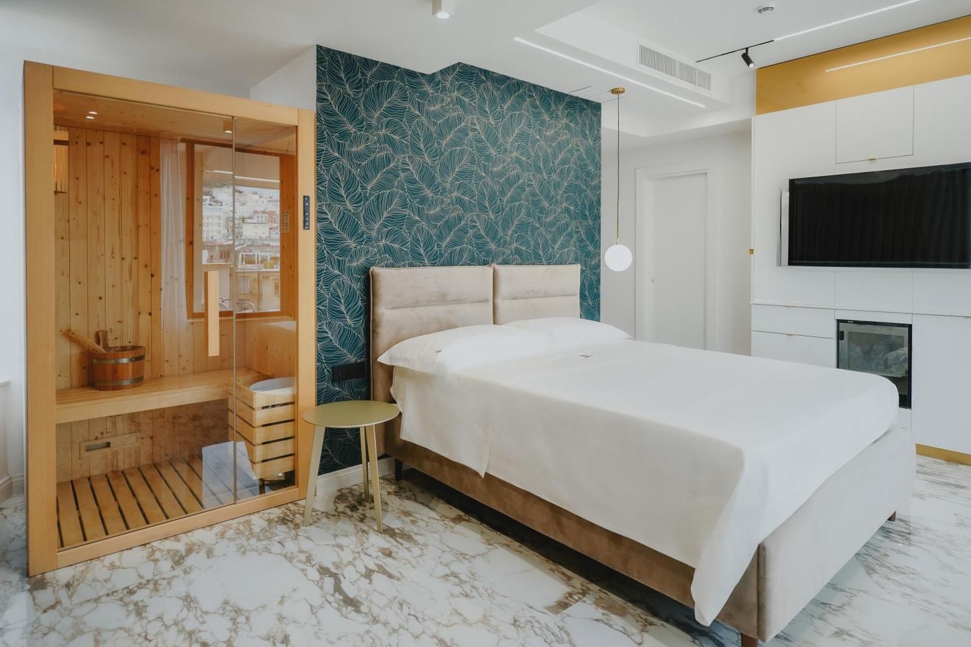 Suite with Sauna