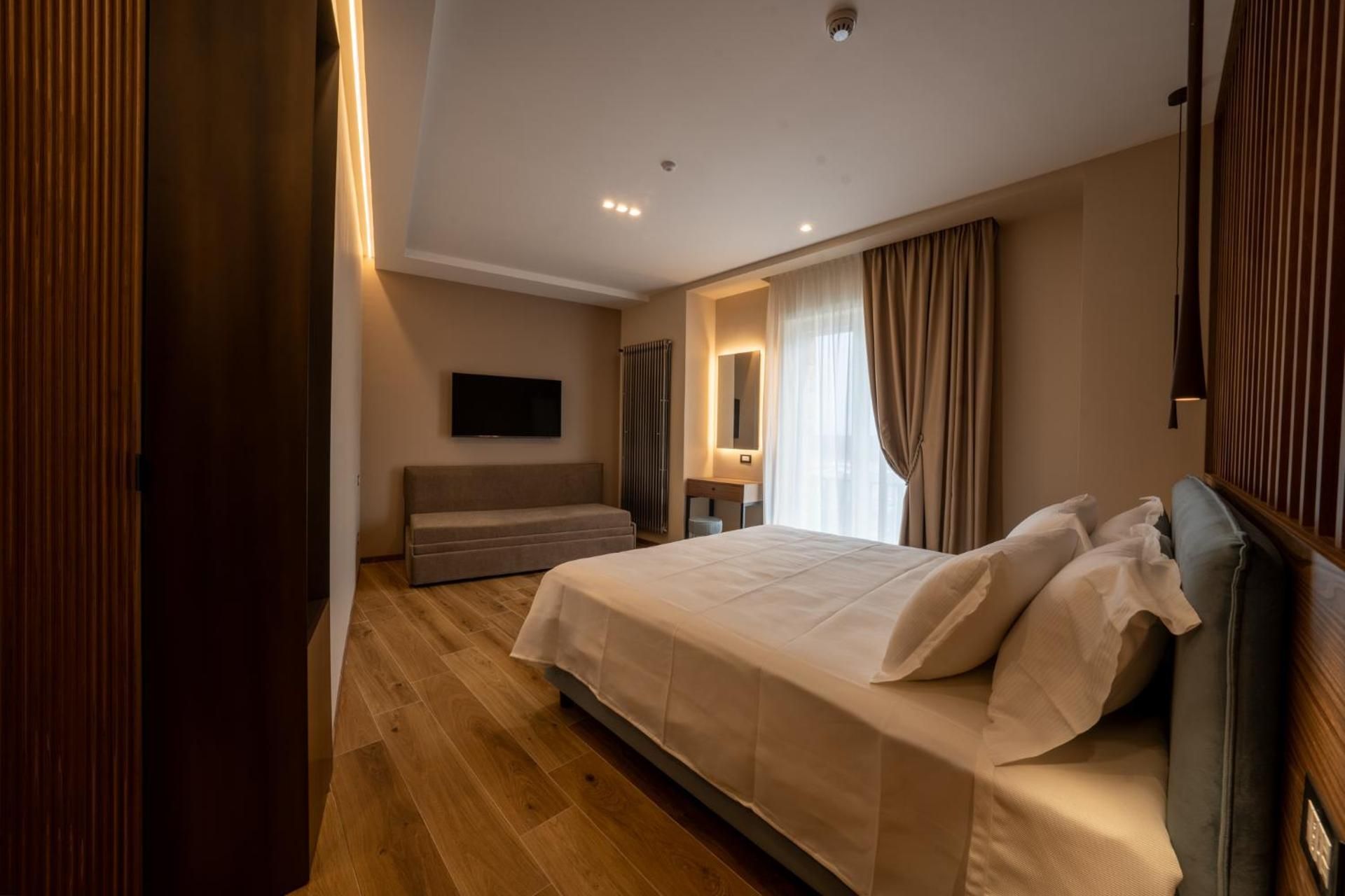 Luxury Triple Room