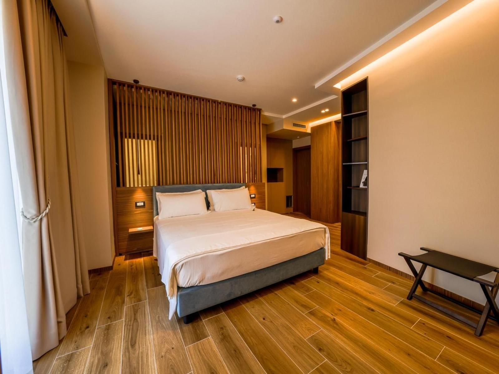 Luxury Triple Room