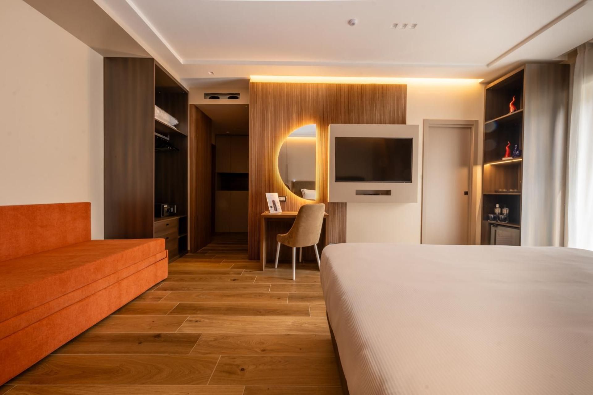 Triple Room with City View
