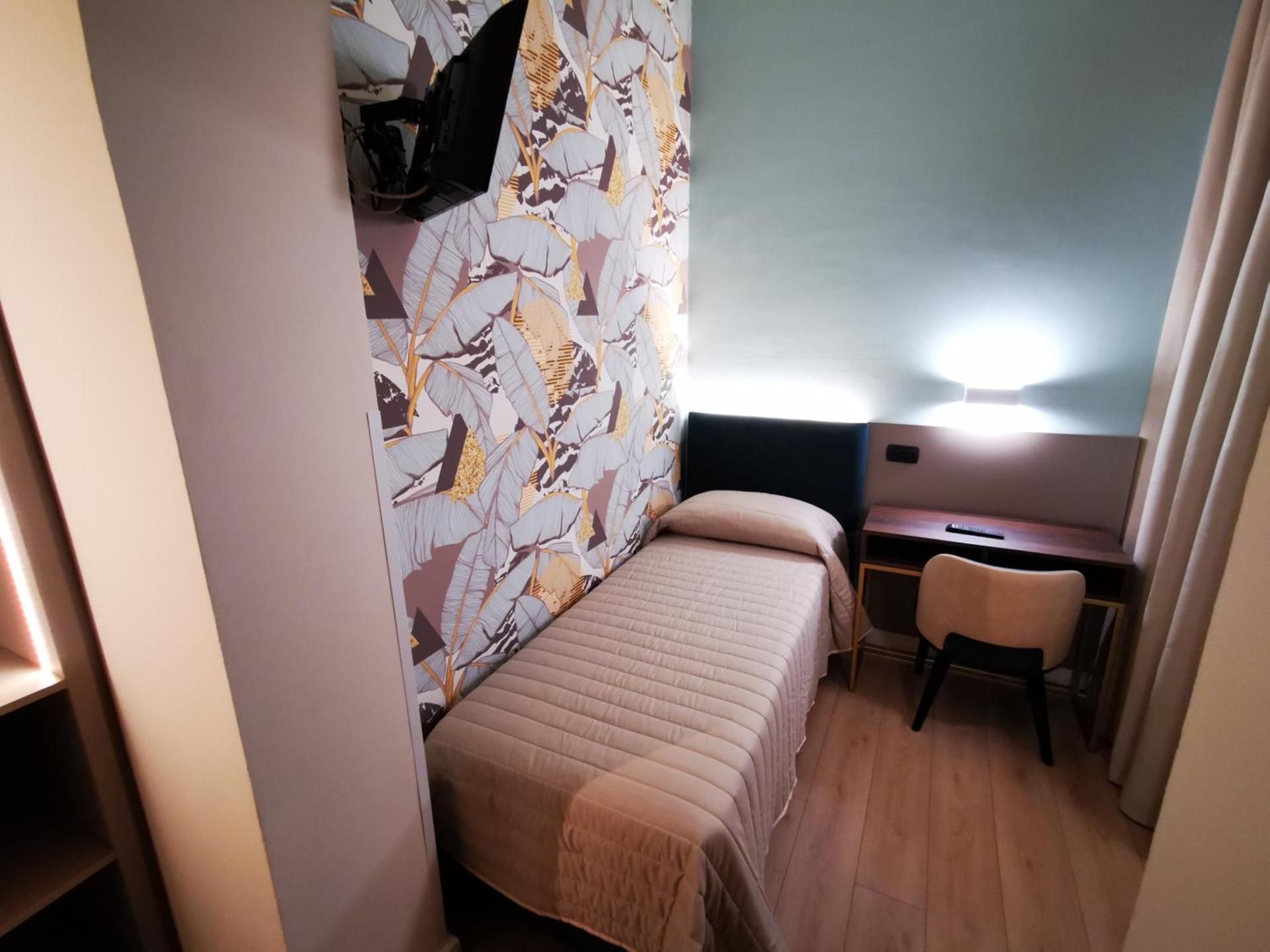 Hotel Balcony Single Room