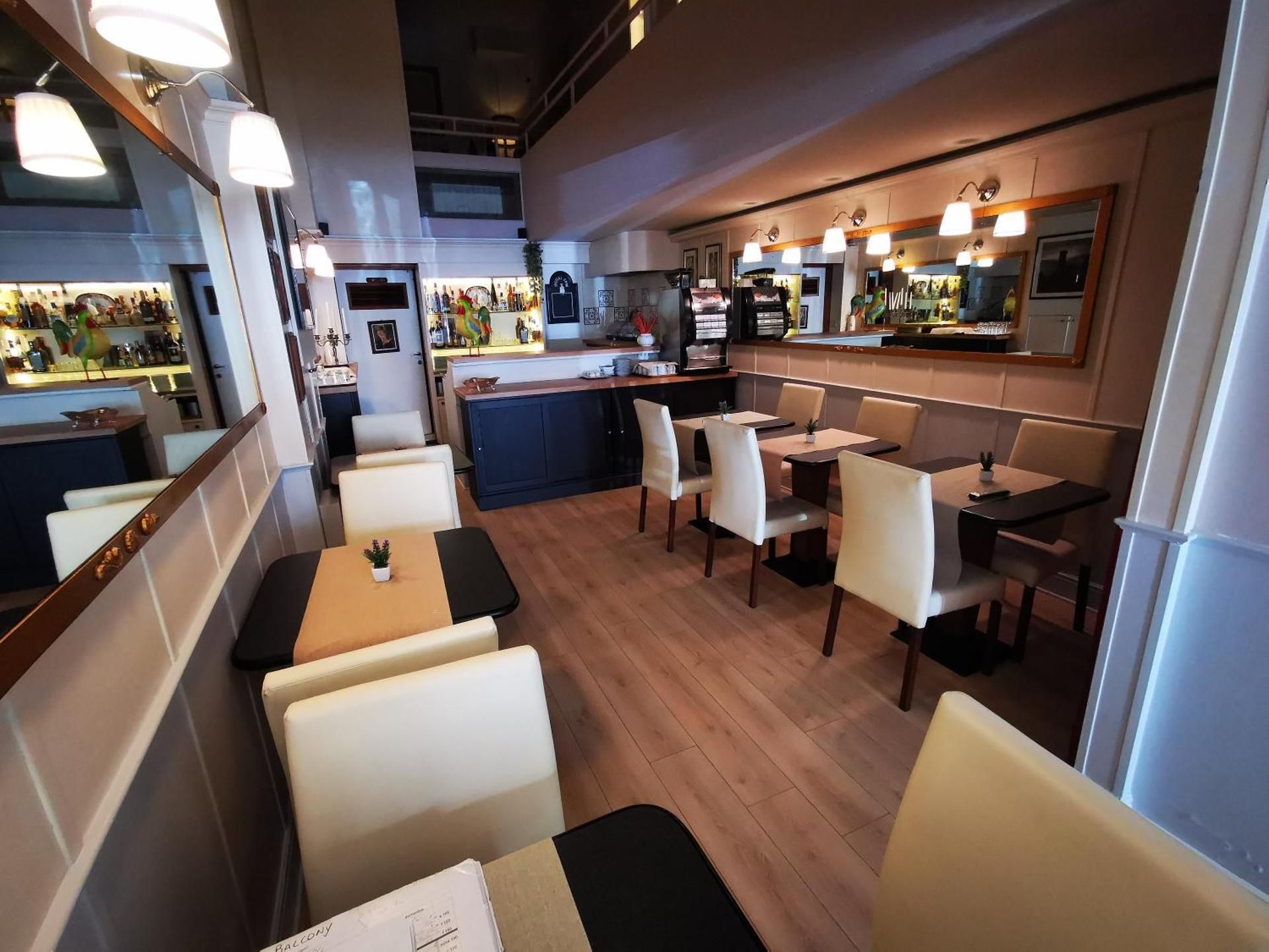 shared lounge/tv area