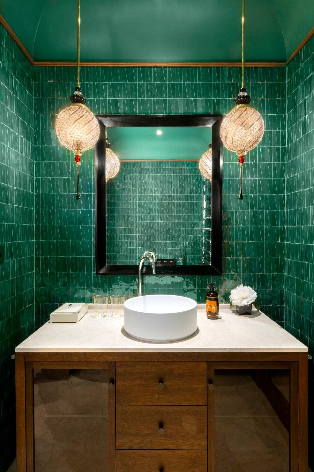 amenity (guest room)