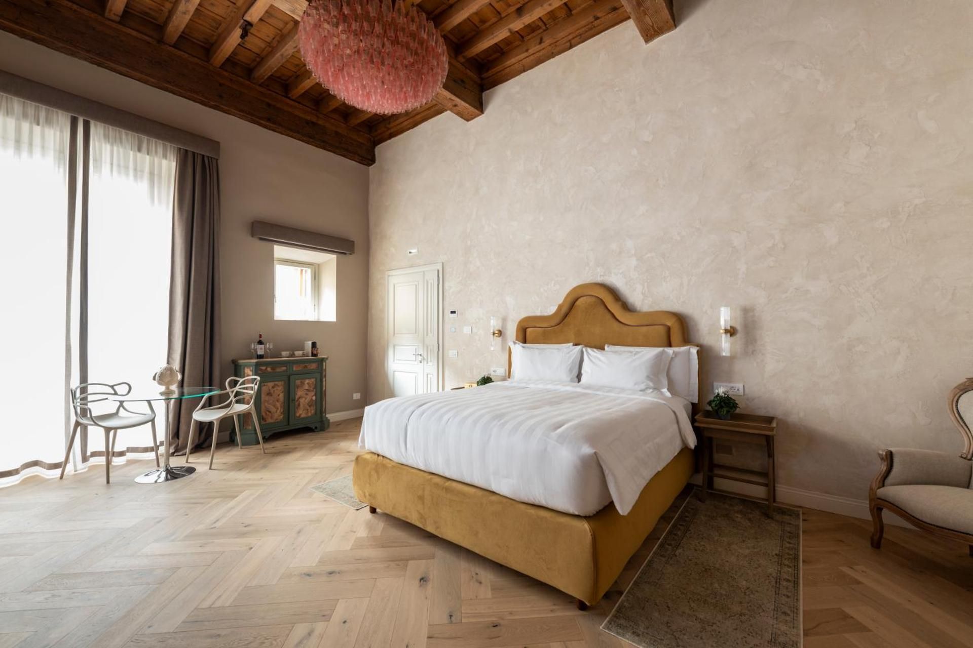 Three-Bedroom Deluxe Apartment