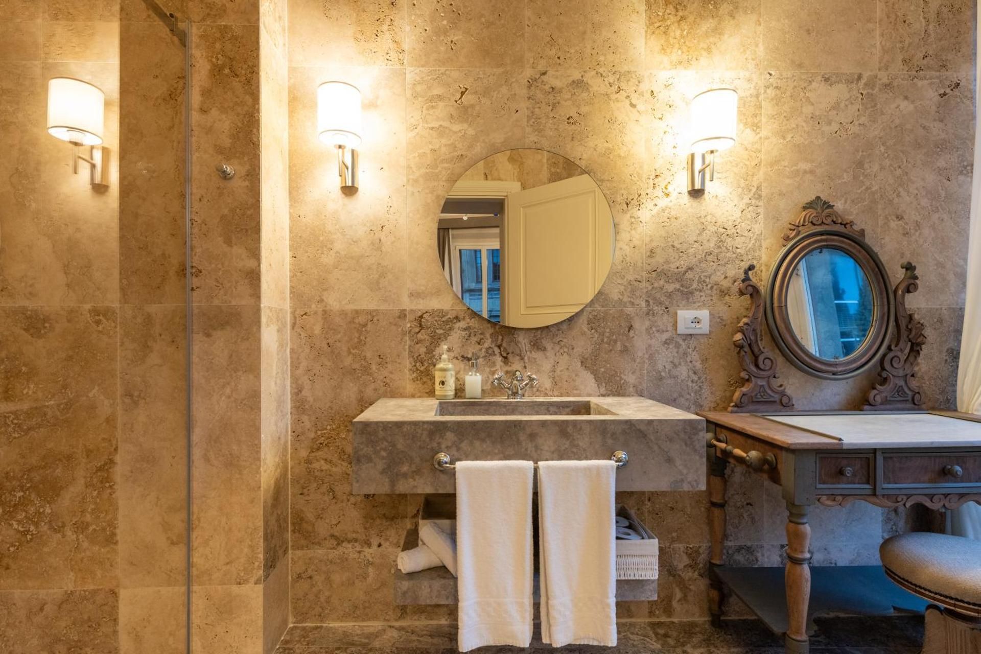 Two-Bedroom Deluxe Apartment