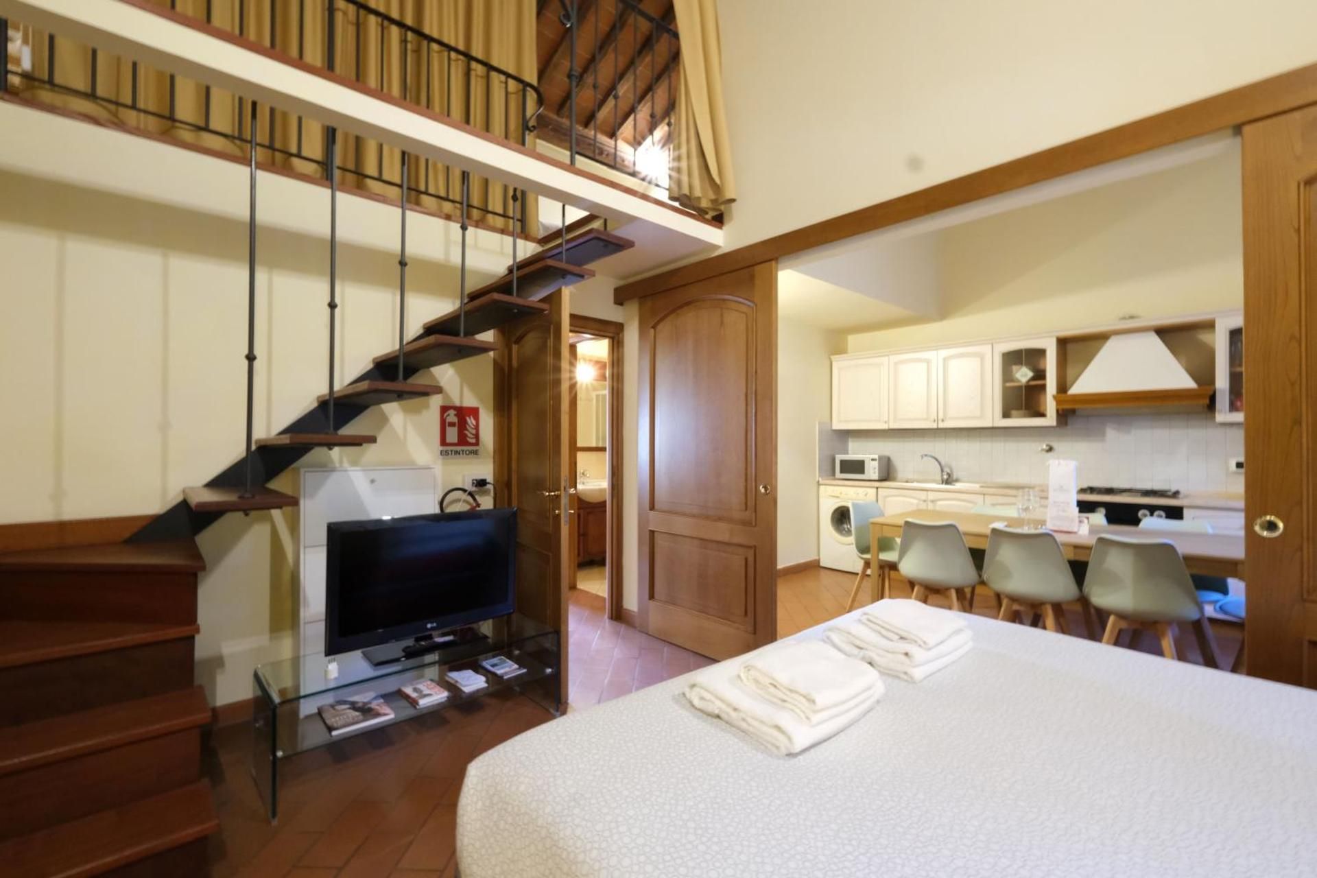 Wine Apartments Florence Barbaresco Three-Bedroom Superior Apartment 2