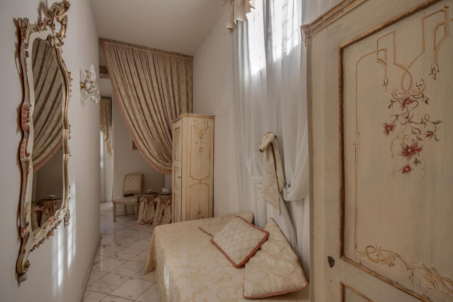 Florence Dream Domus Triple Room 3