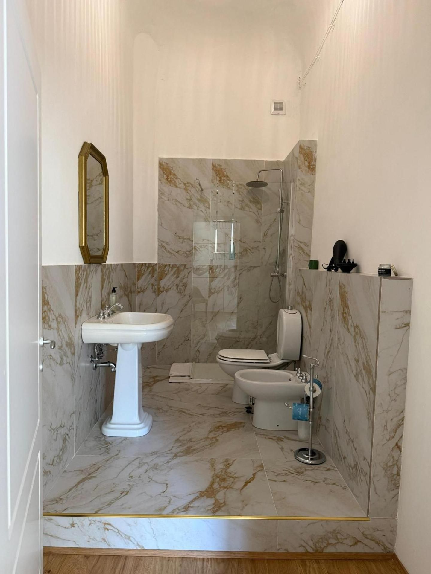 Large Double or Twin Room