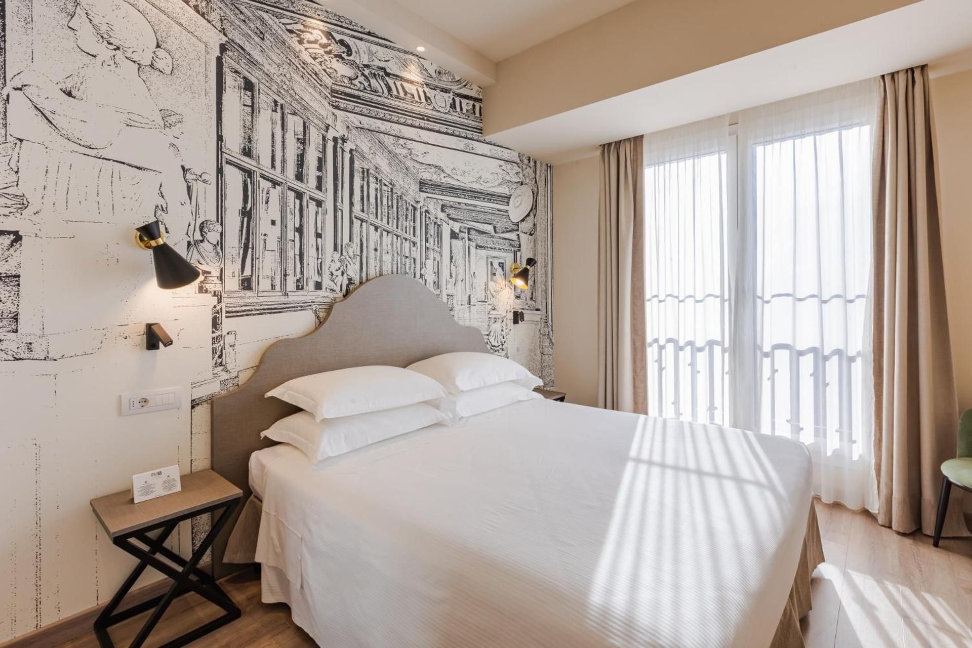 Superior Executive Room with Park view and Balcony