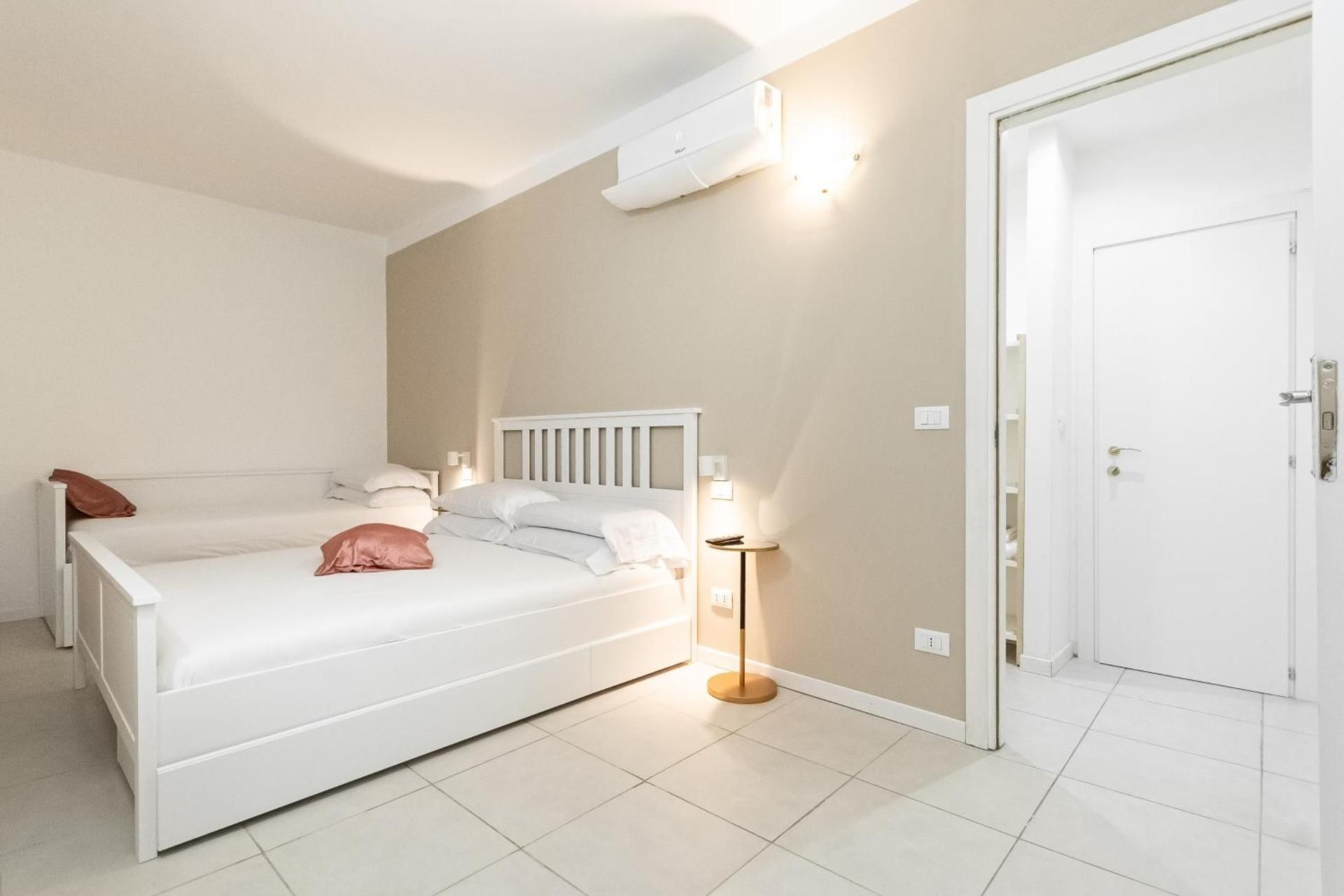 Deluxe Double Room with Extra Bed