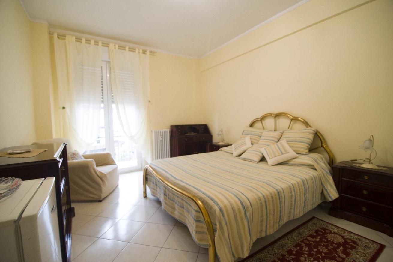 Double Room with Balcony (2 Adults + 1 Child)