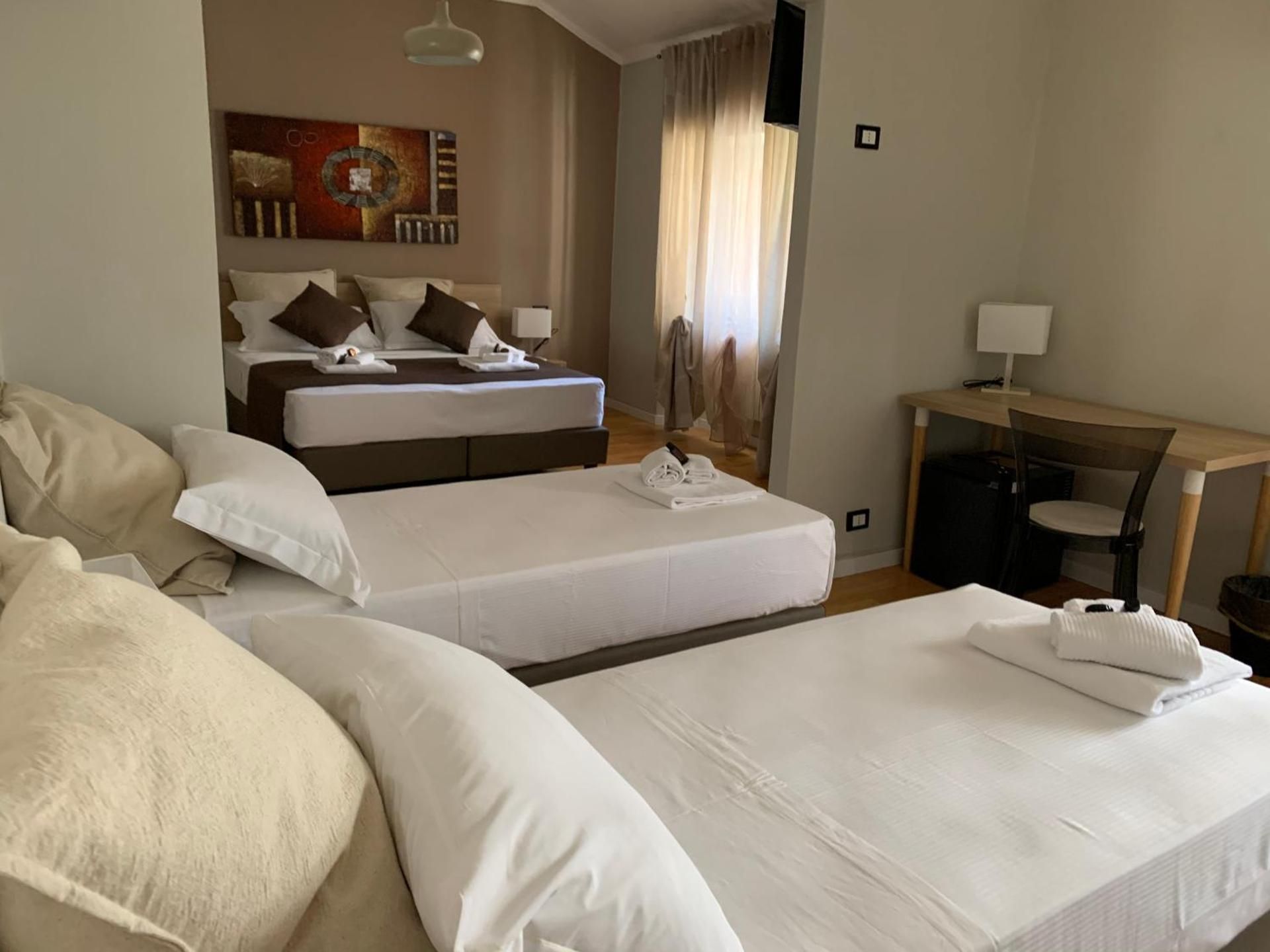 Quadruple Room with Private Bathroom