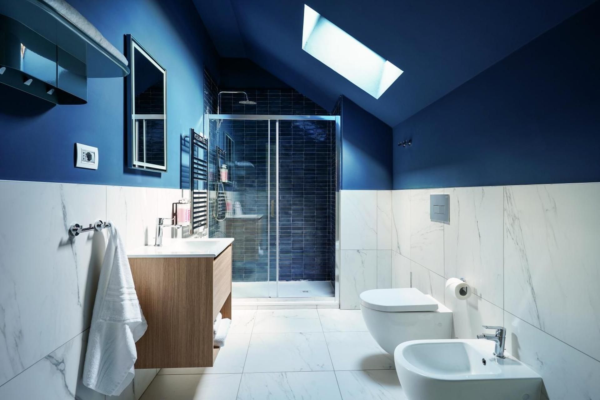 Extra Large 1 Bedroom Apartment with Terrace and Sofa Bed