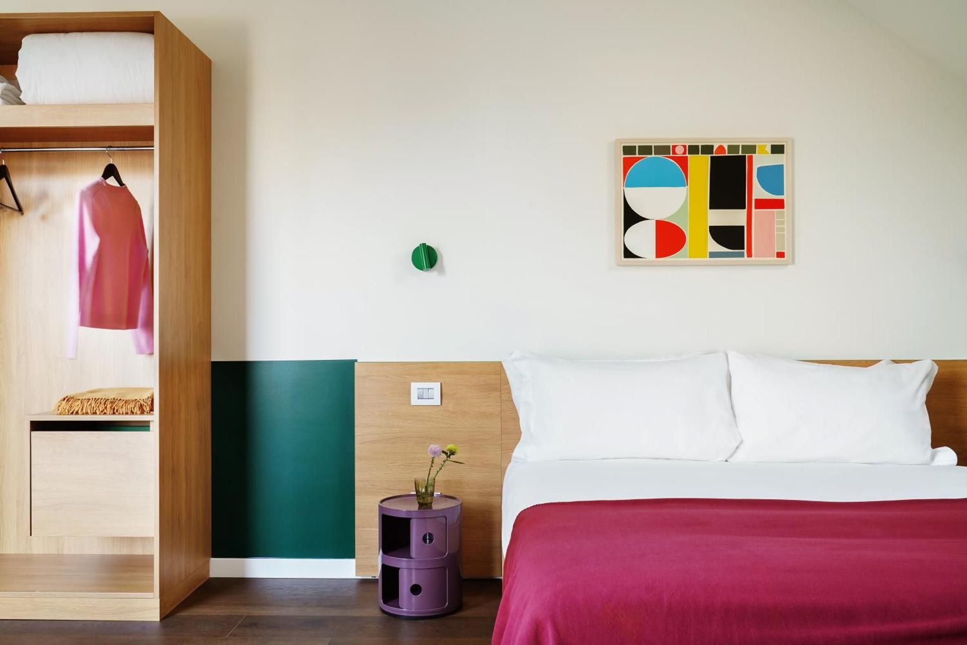 Extra Large 1 Bedroom Apartment with Terrace and Sofa Bed