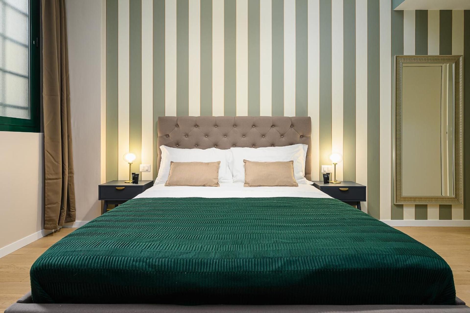 Suites in Porta Garibaldi & Chinatown - City Center well connected One-Bedroom Apartment