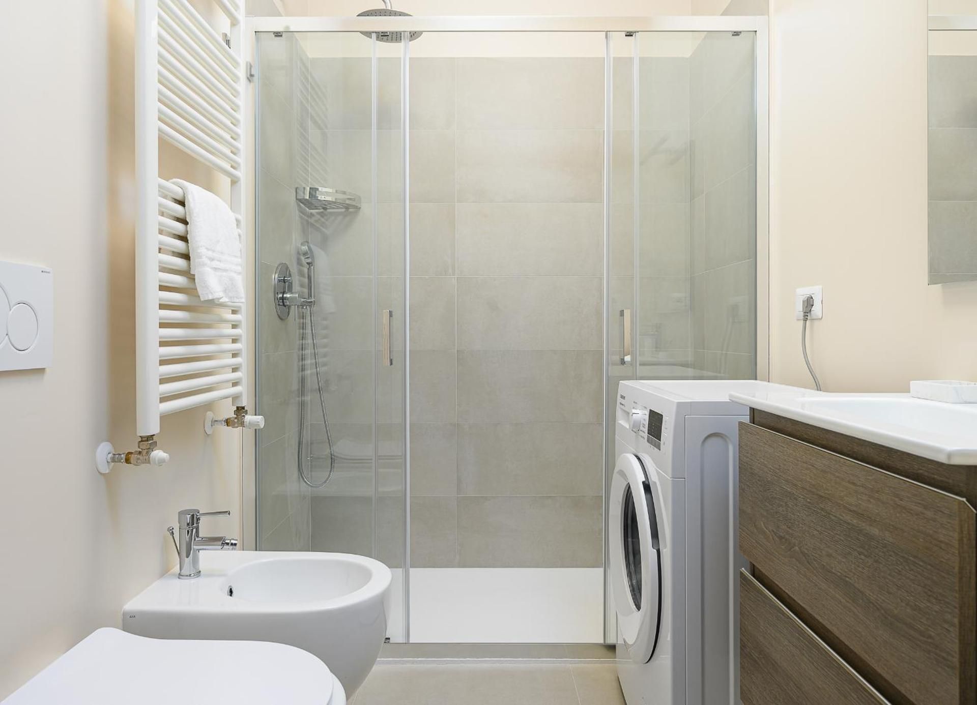 Suites in Porta Garibaldi & Chinatown - City Center well connected One-Bedroom Apartment 2