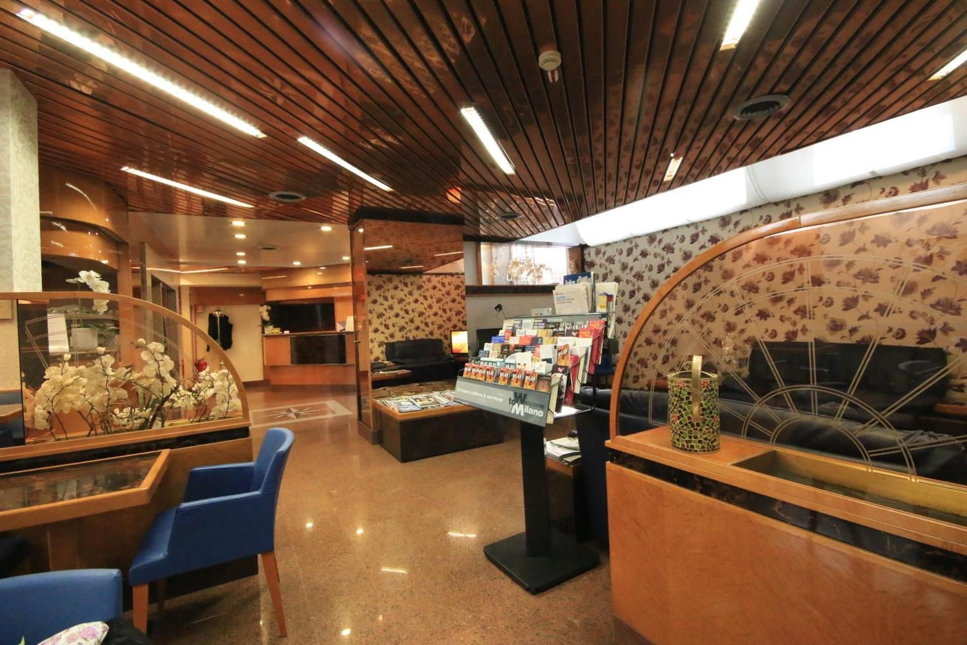 shared lounge/tv area