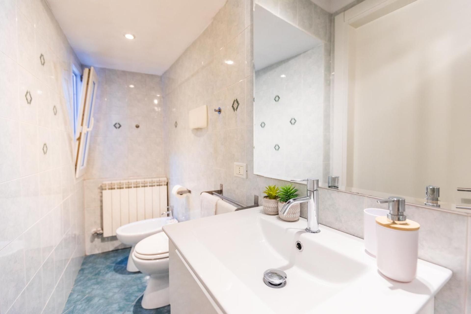 Milan Stay - Alzaia Naviglio Grande Apartment with Garden View 2