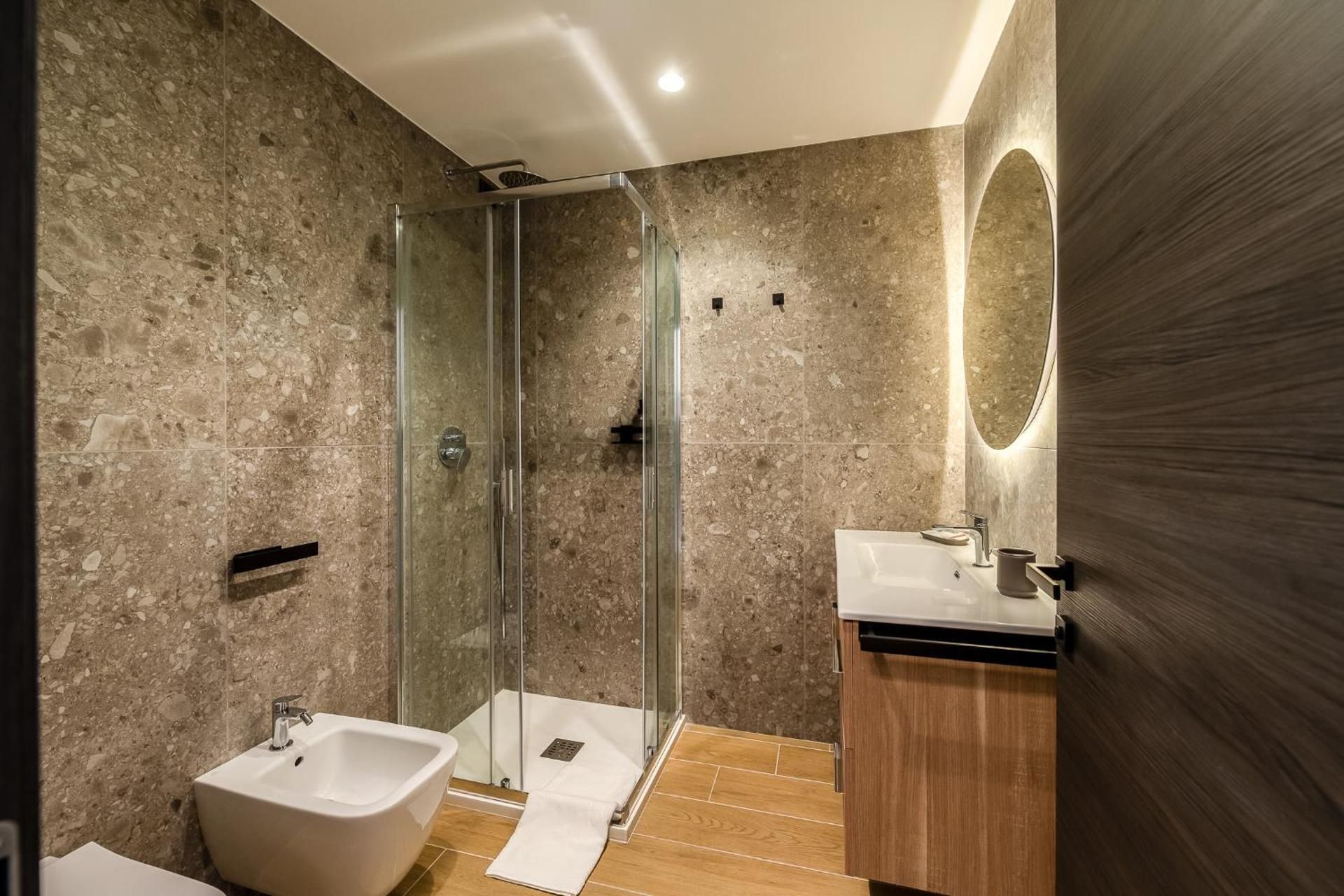 Villa Grace Milan Double or Twin Room with Private Bathroom 2