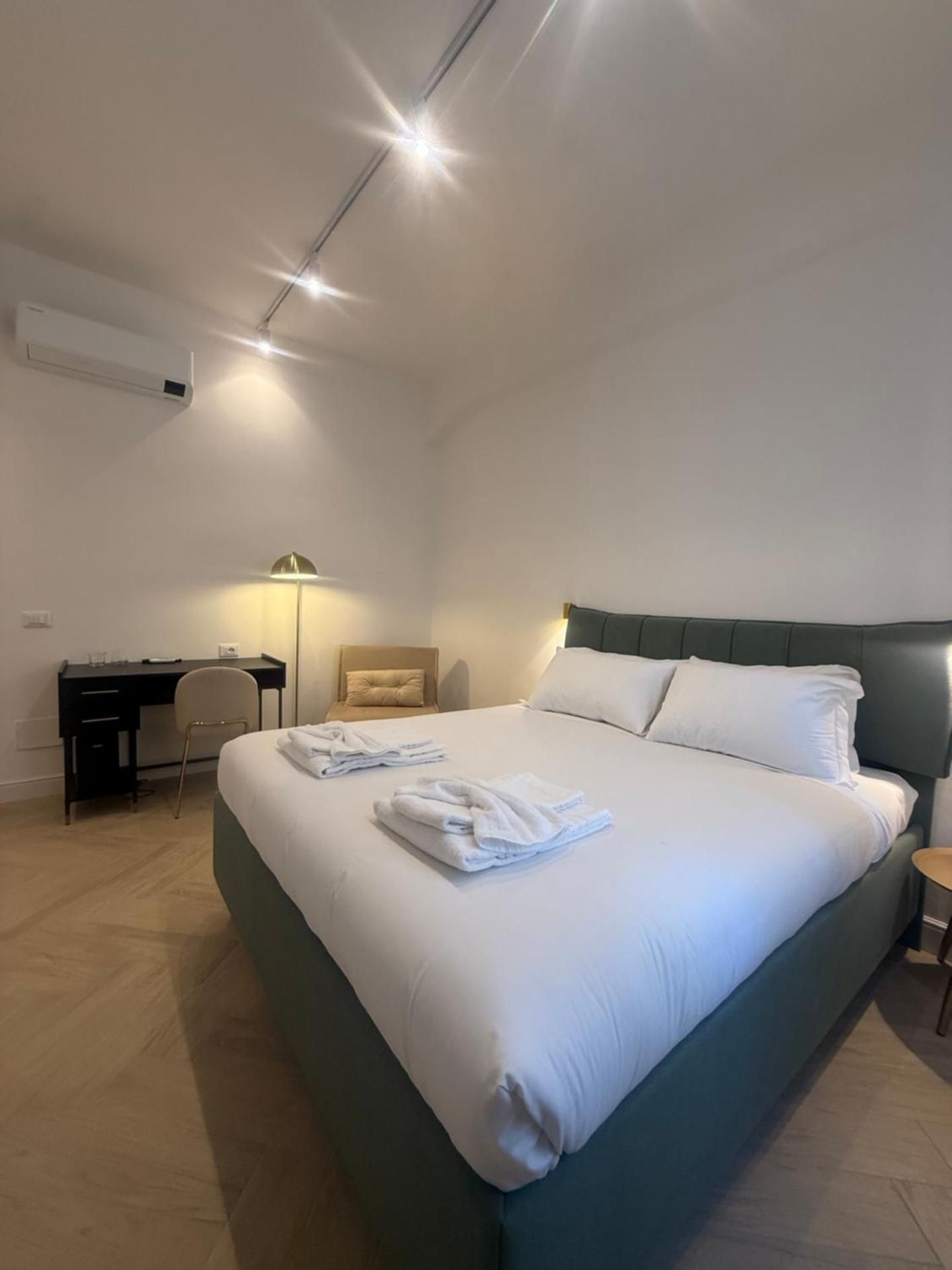 Deluxe Room (2 Adults + 1 Child)