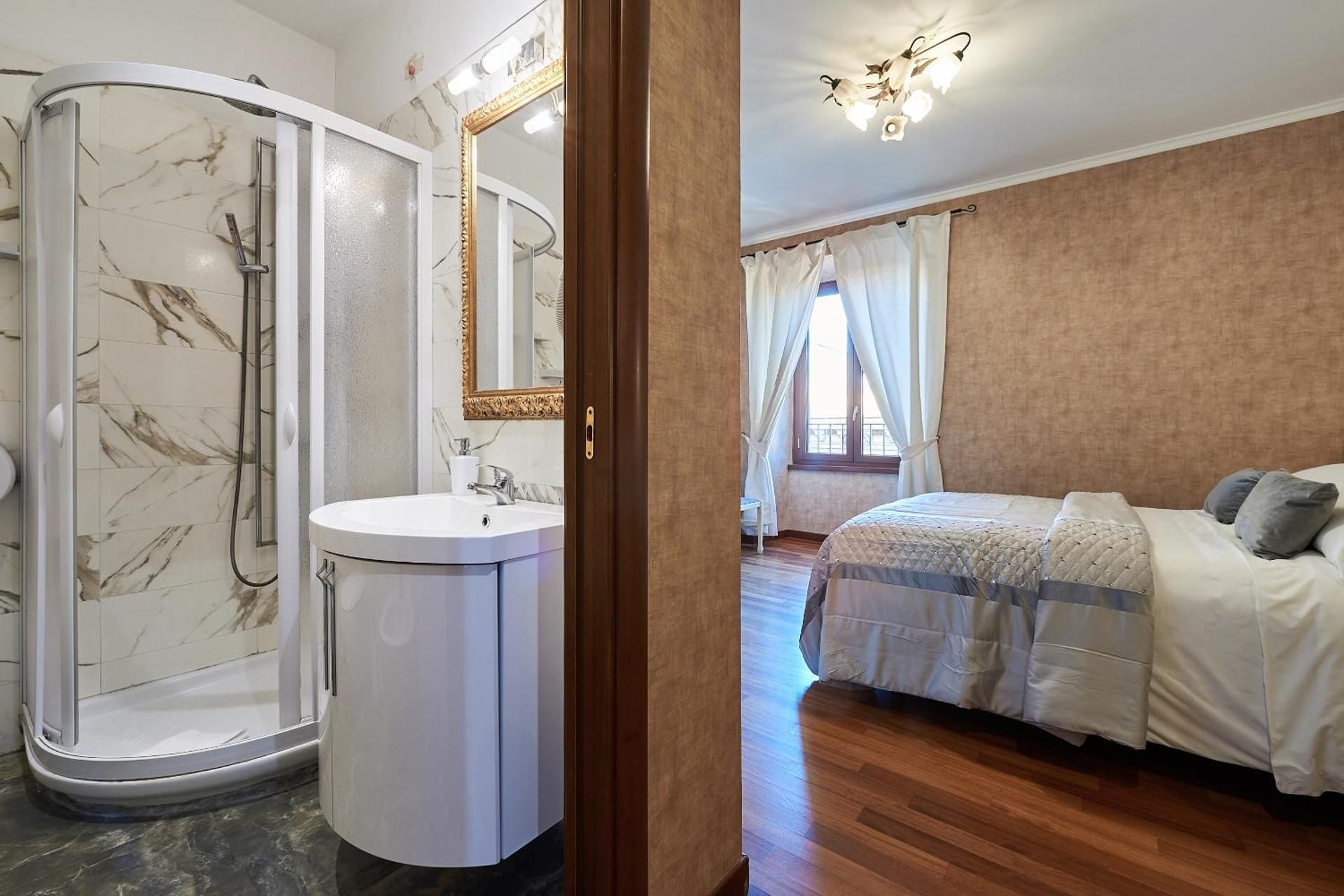 Large Double or Twin Room