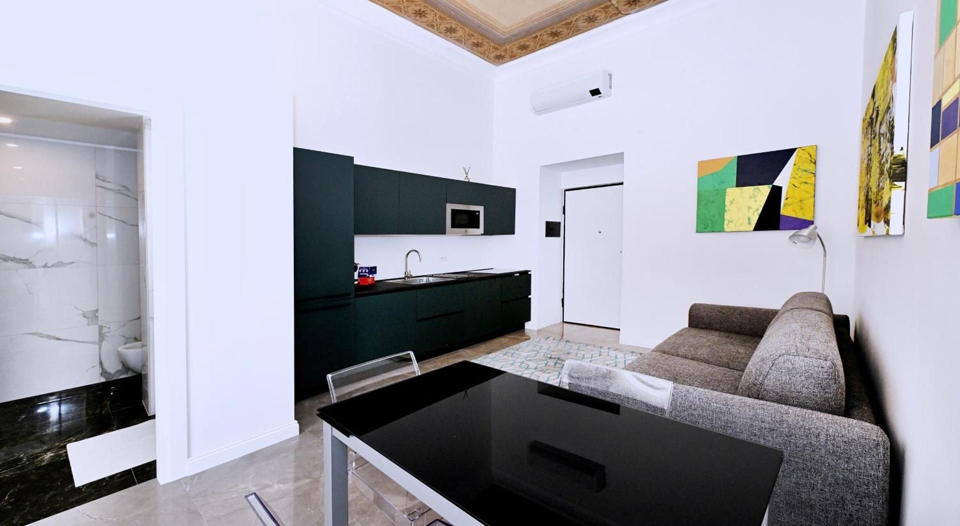 One-Bedroom Apartment