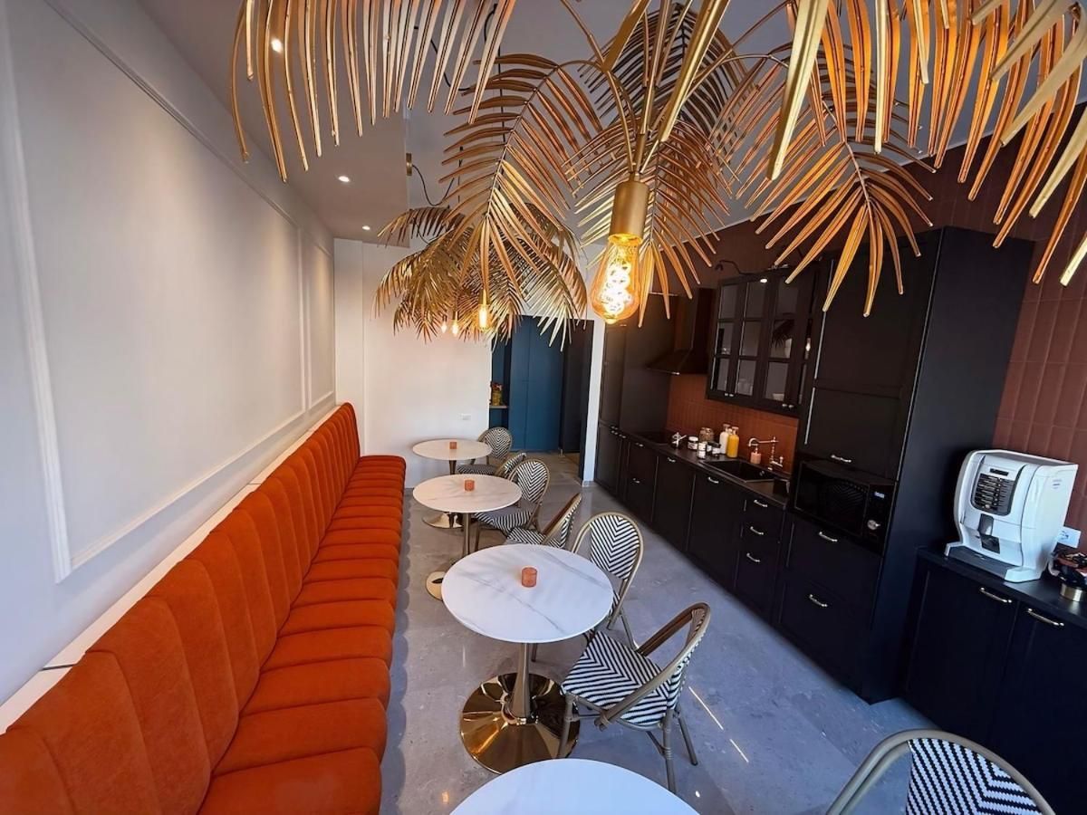 Cipro Vatican Luxury Escape