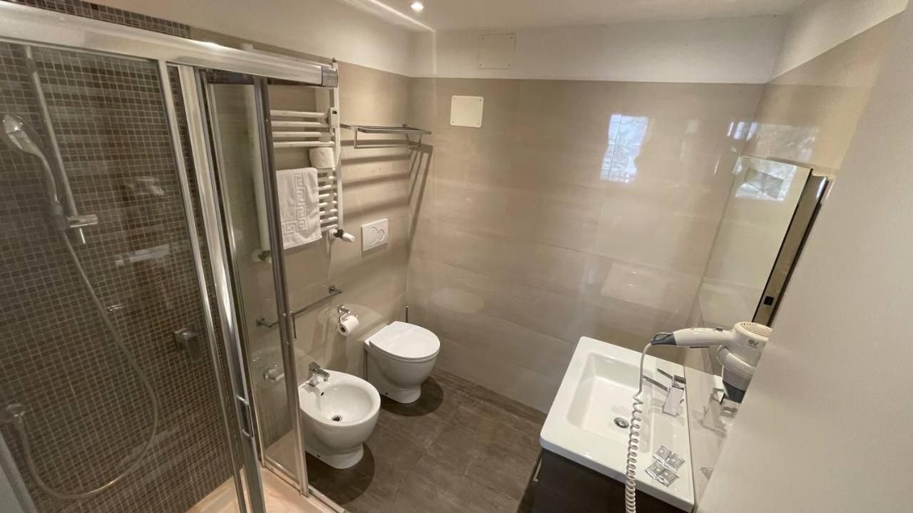 Rienzo Vatican Suites Double Room 3