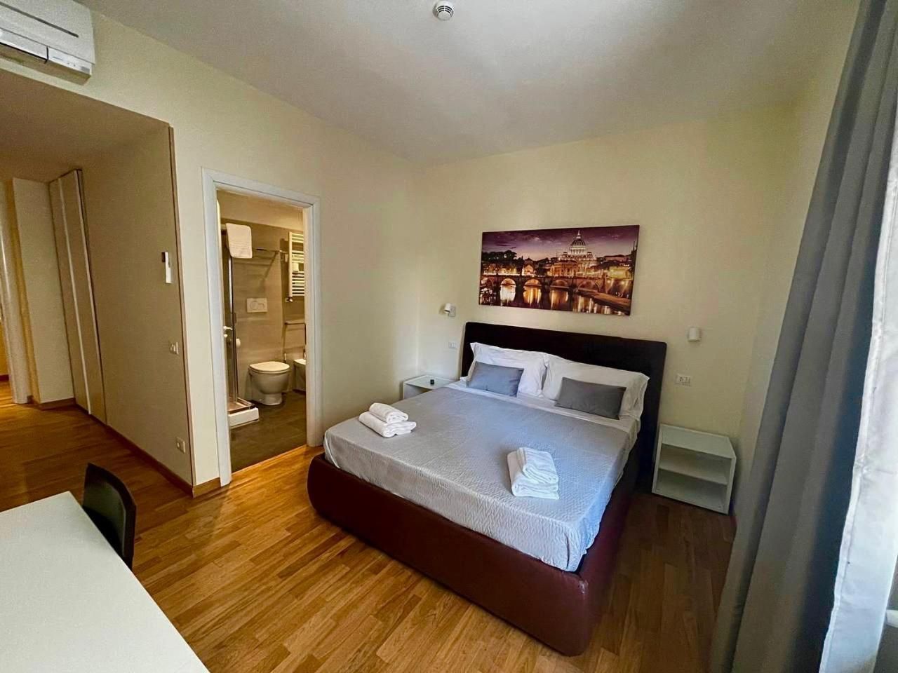 Rienzo Vatican Suites Double Room 2