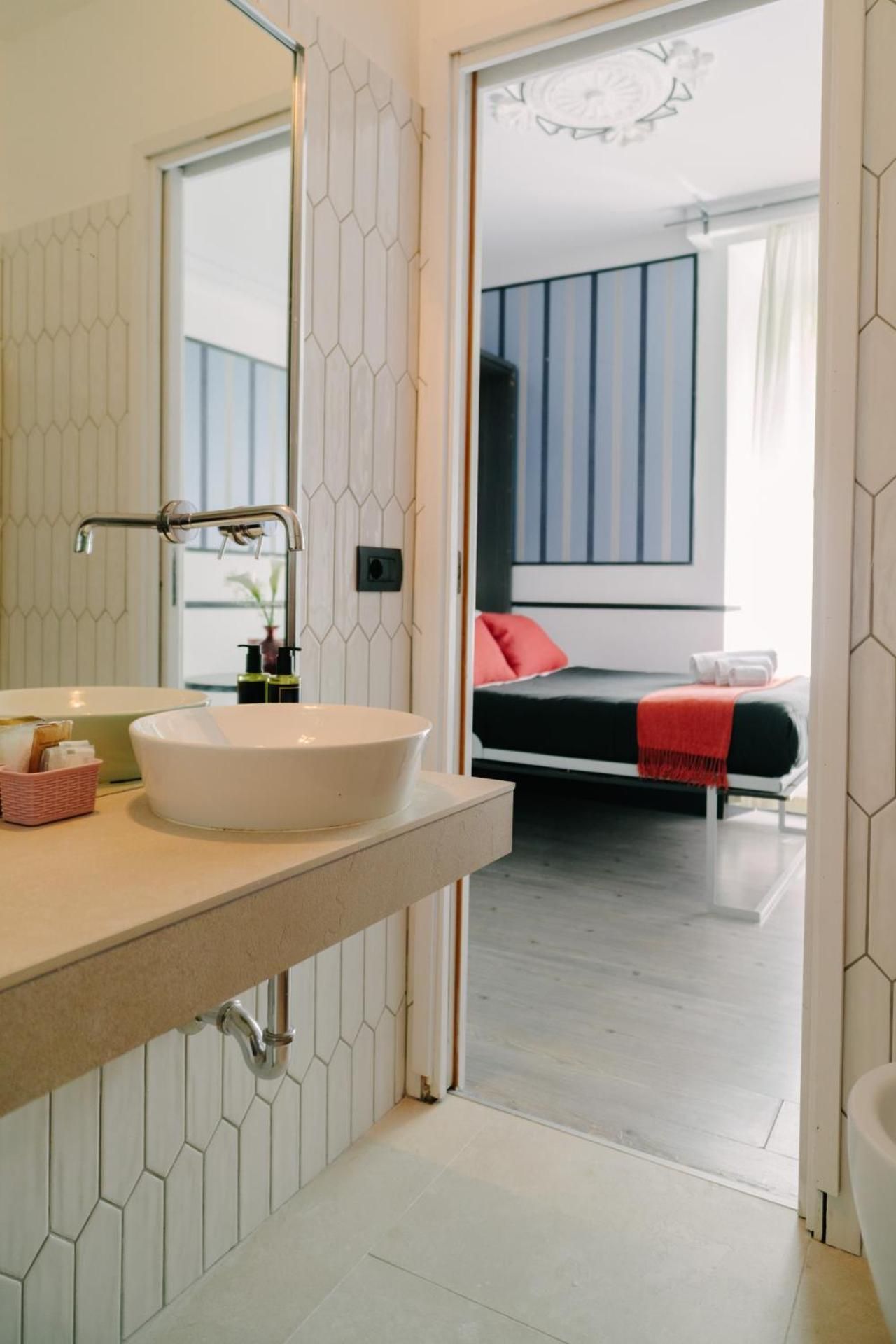 Royal Suite du Vatican Triple Room 2