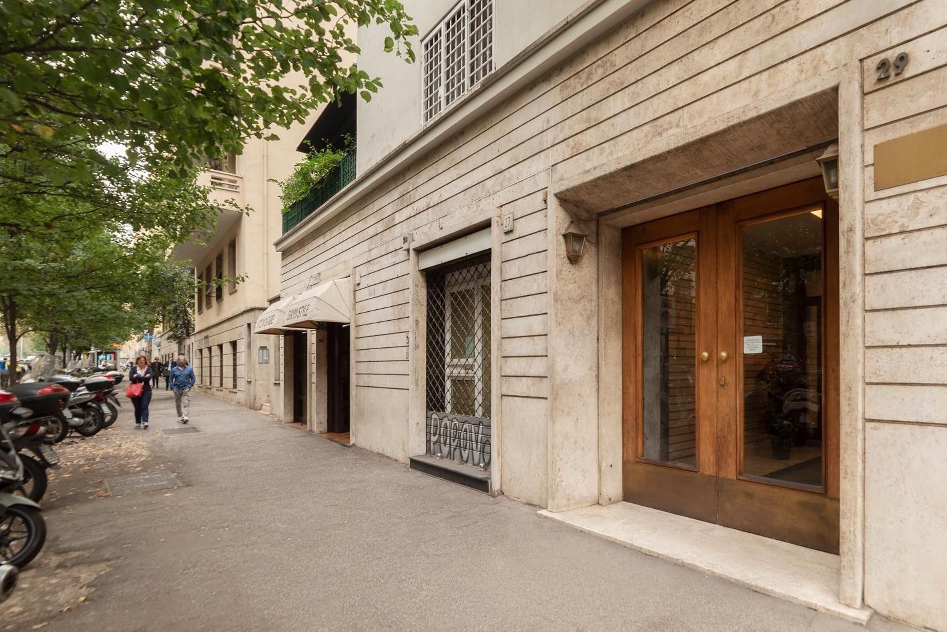 Clodia Apartments