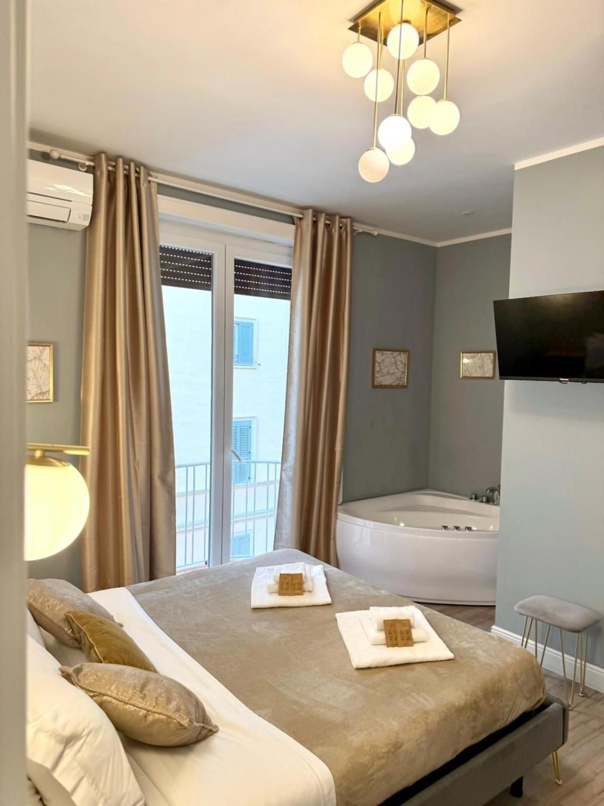 King Room with Spa Bath