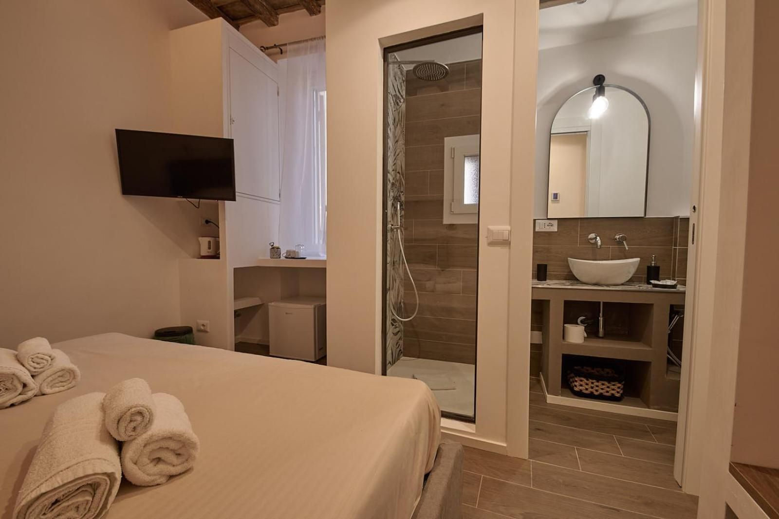 Double Room with Private Bathroom