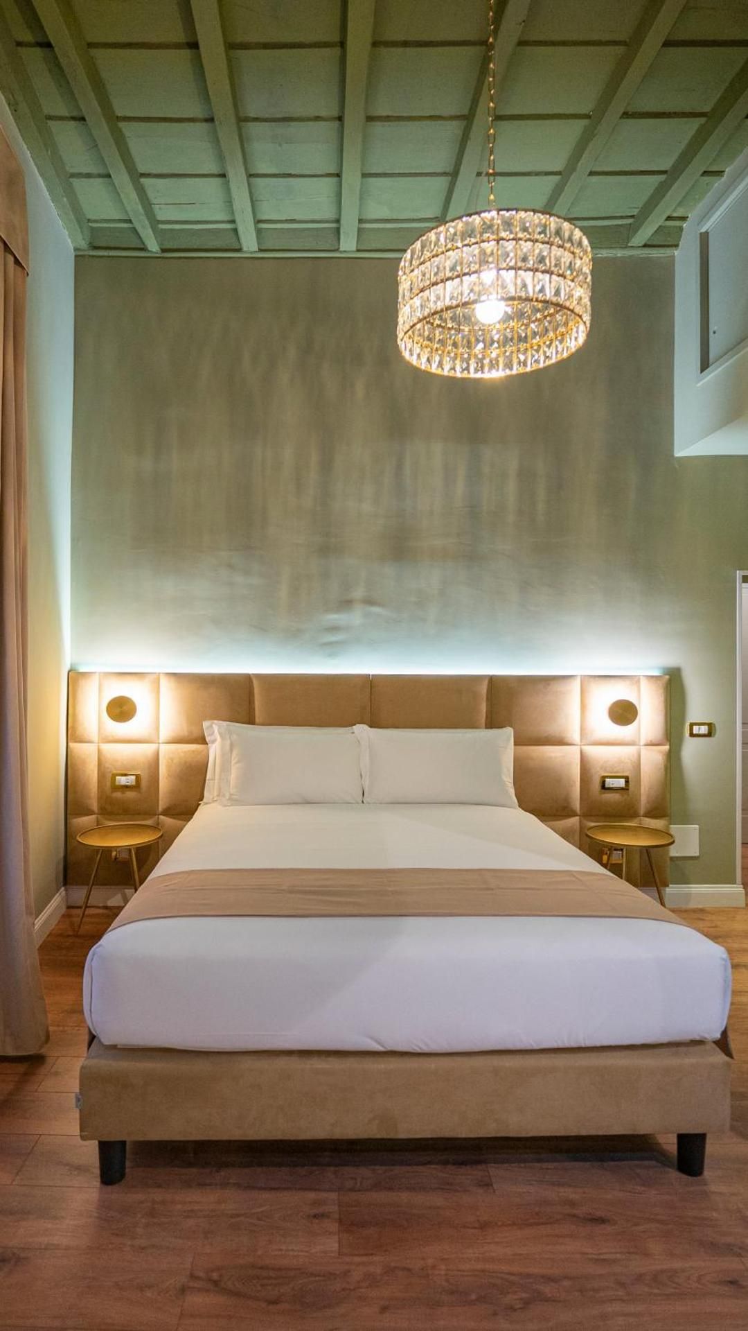 Deluxe Double Room with Shower