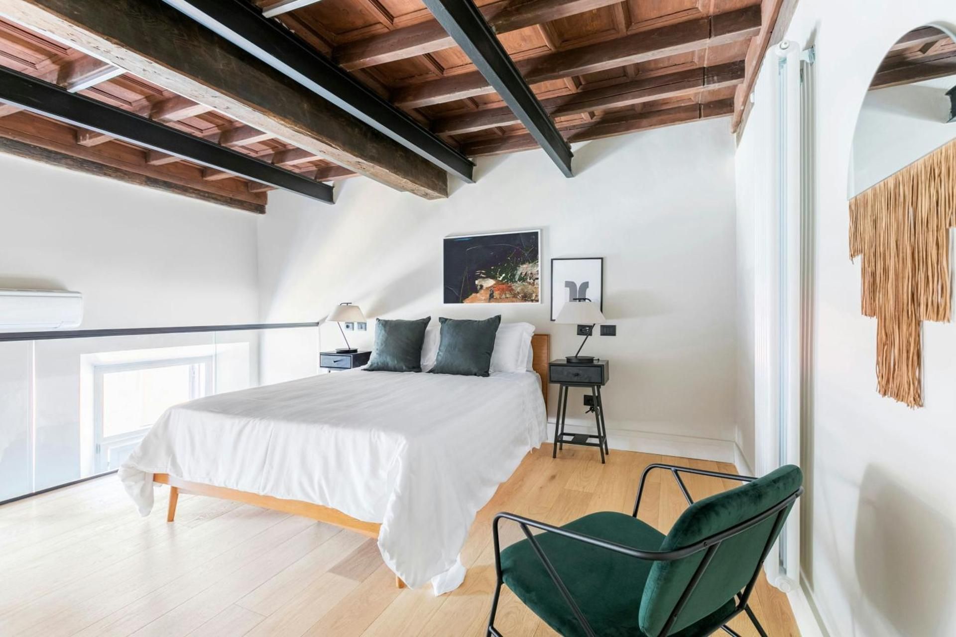 One-Bedroom Lofted Apartment with Queen Bed and Terrace
