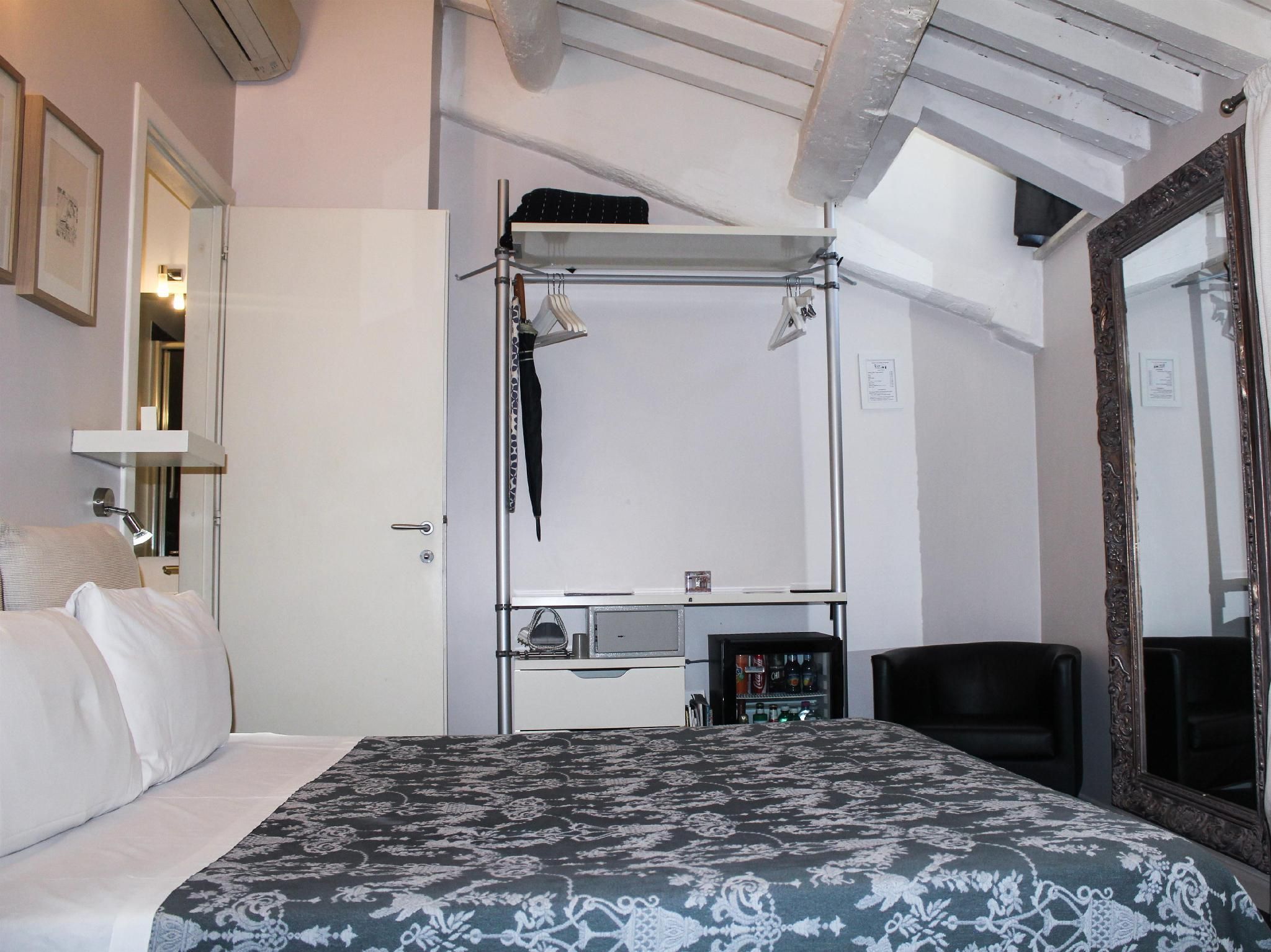 Double room-Classic-Ensuite with Shower-Garden View