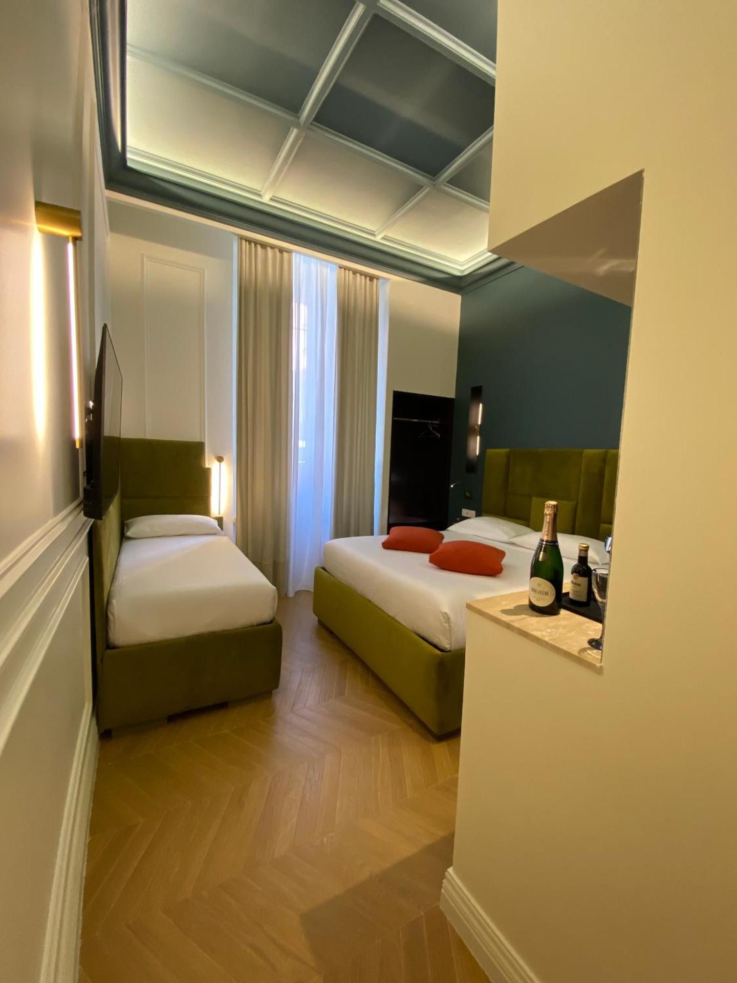 Superior King Room