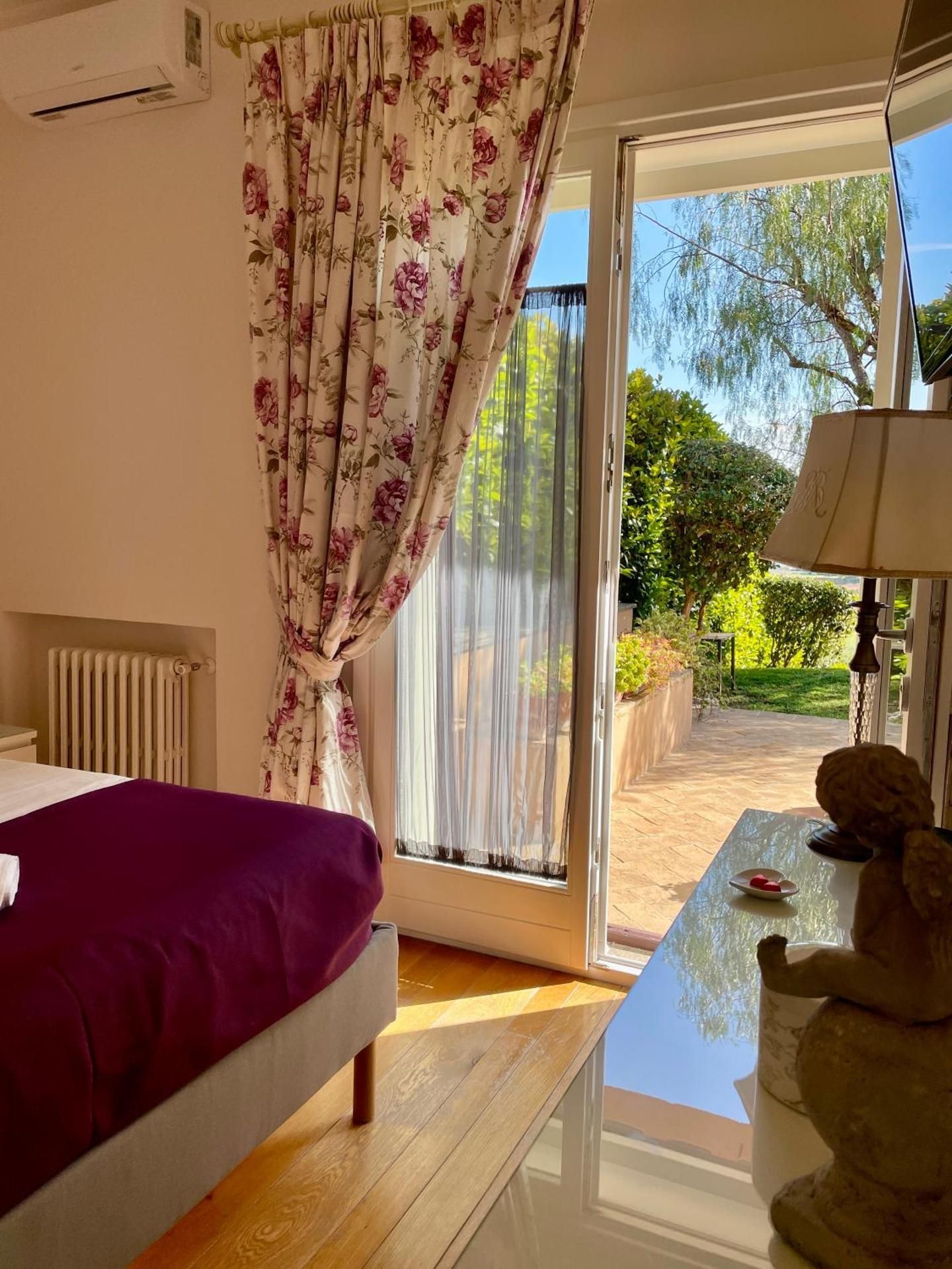 King Room with Garden View