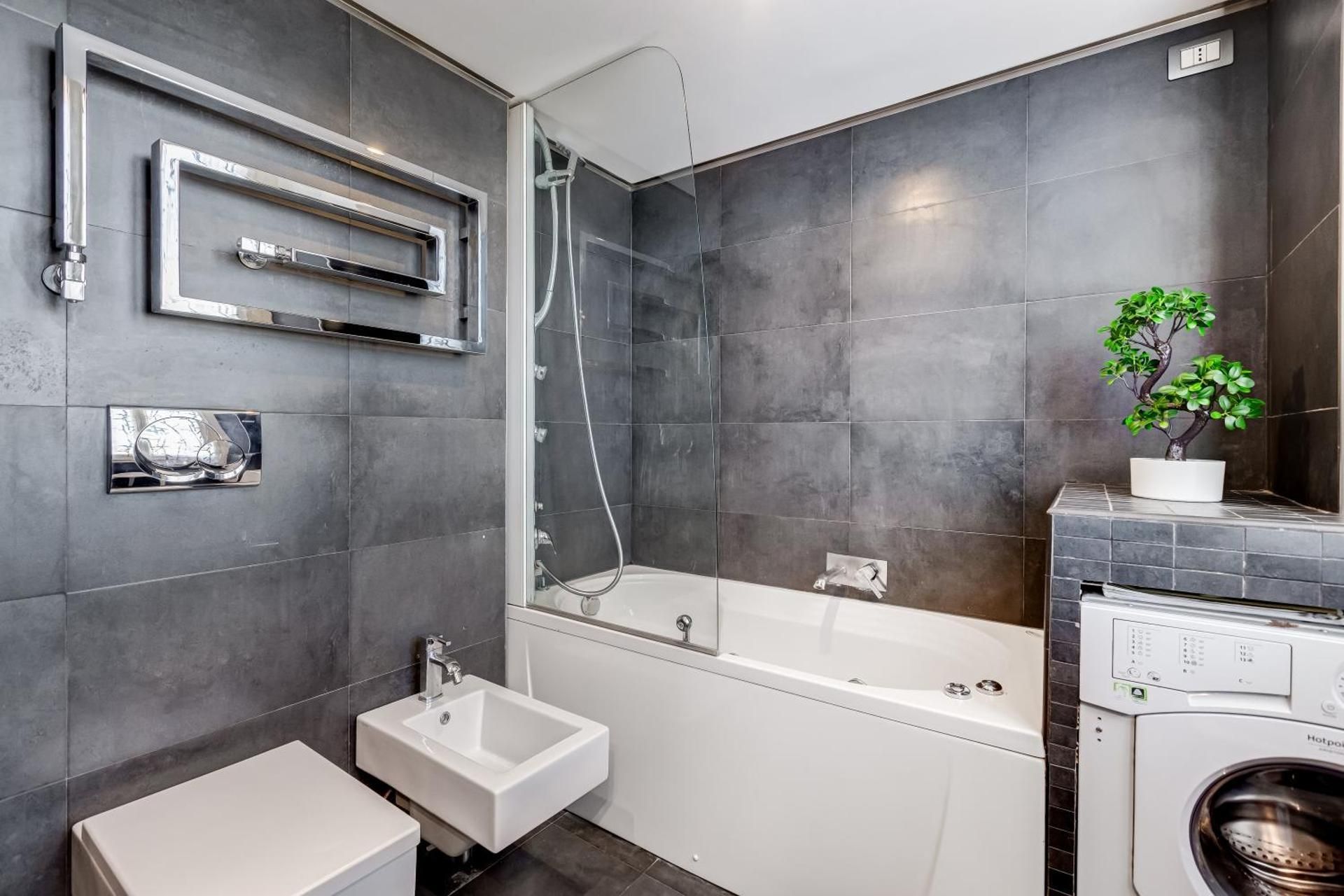 Deluxe One-Bedroom Apartment with City View