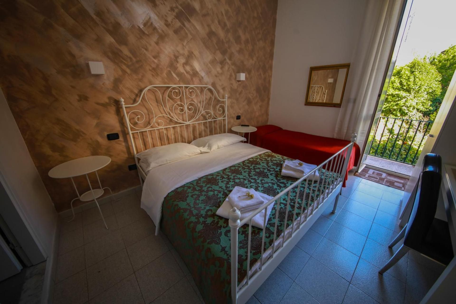 Triple Room, Balcony