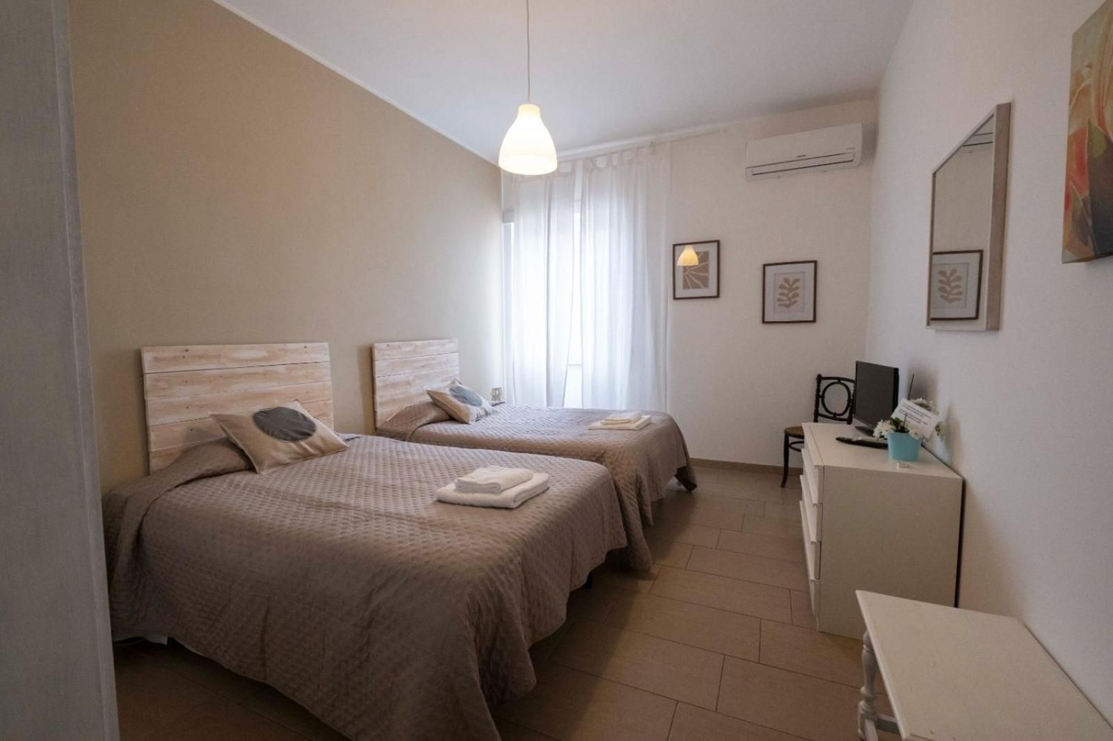 Twin Room with Shared Toilet