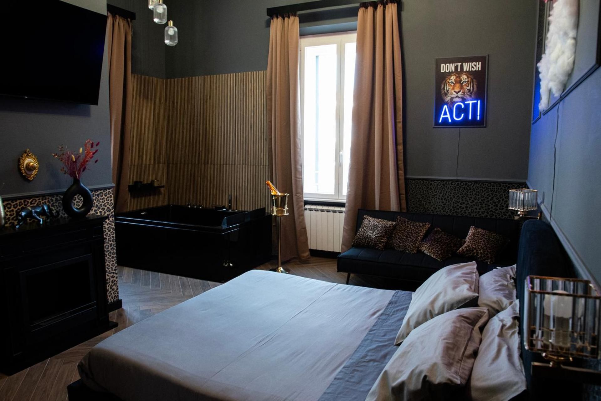 King Room with Spa Bath