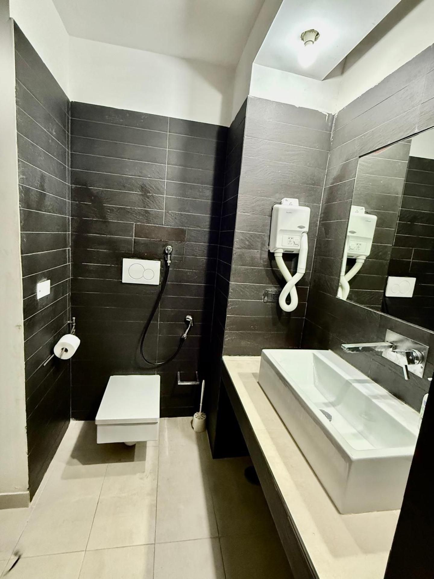 Luna Guest House Deluxe Double Room 2