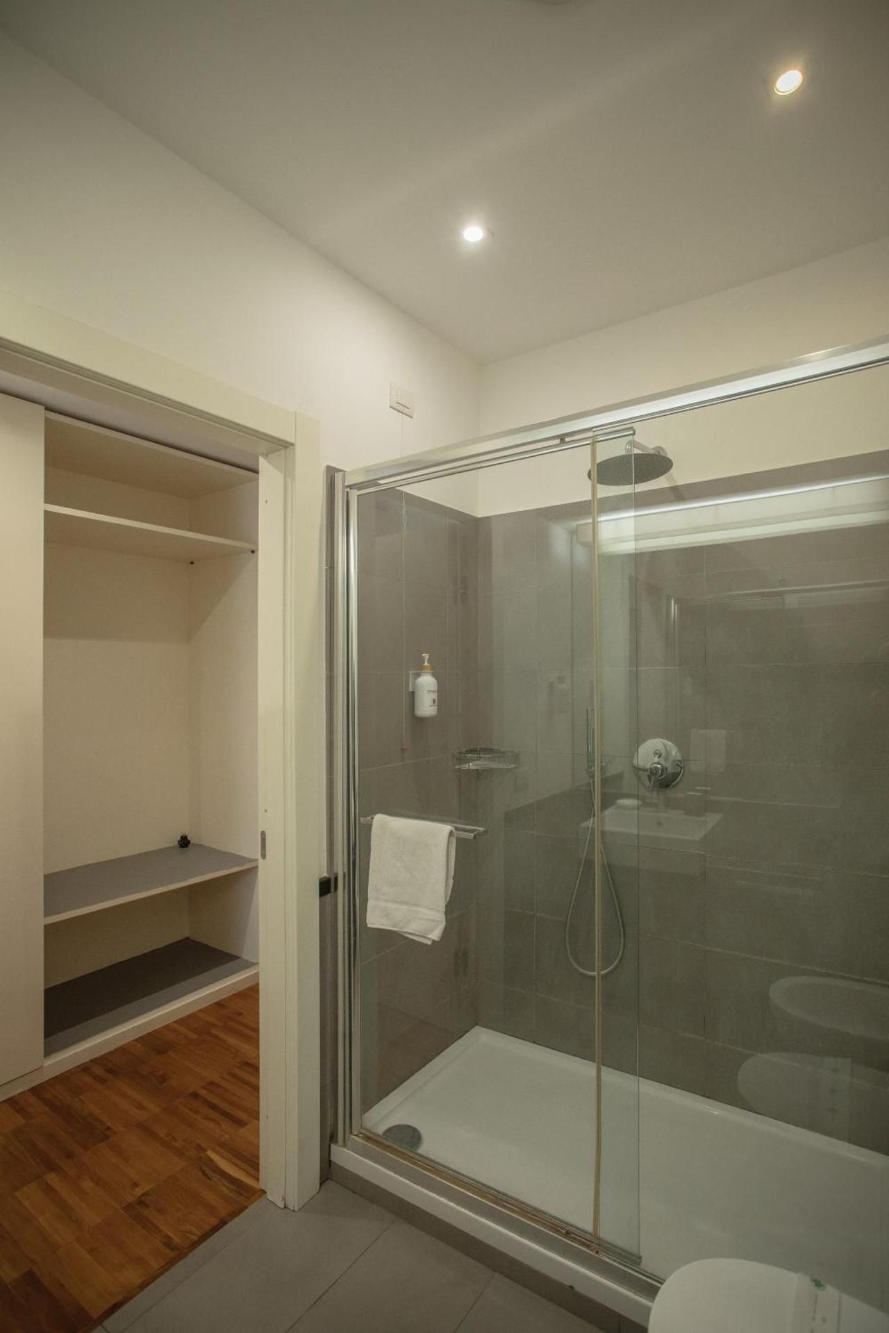 Opera Dreams Double Room with Private Bathroom 2