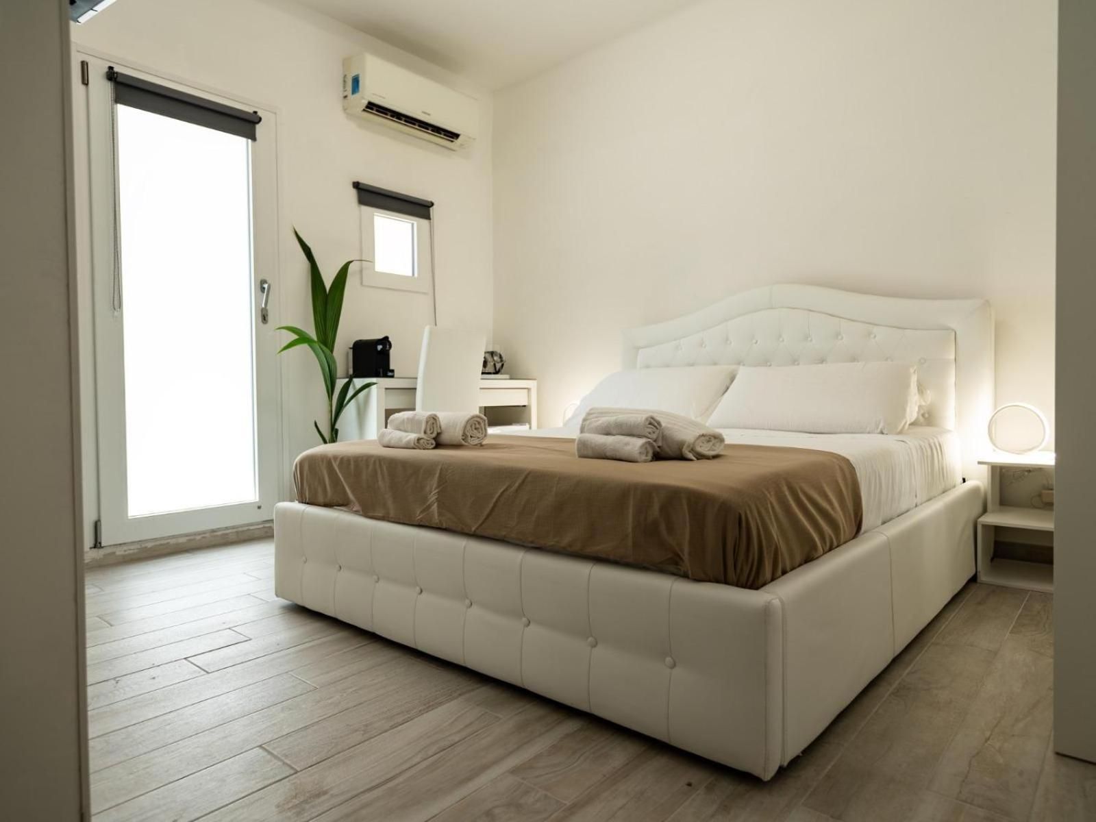 Felix Rooms