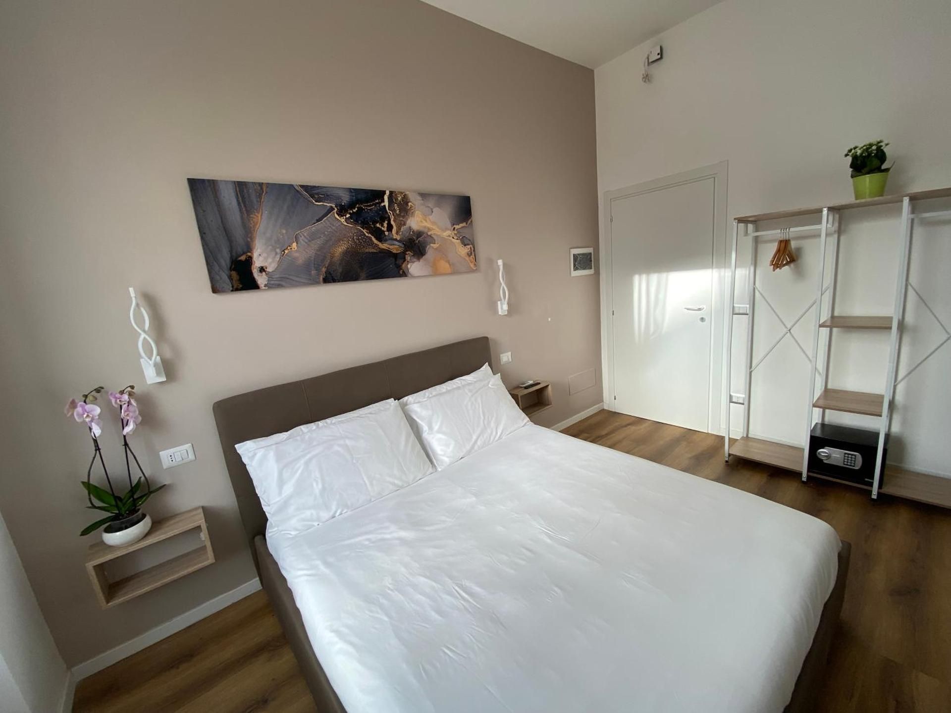 Belltower Elegans Guest House