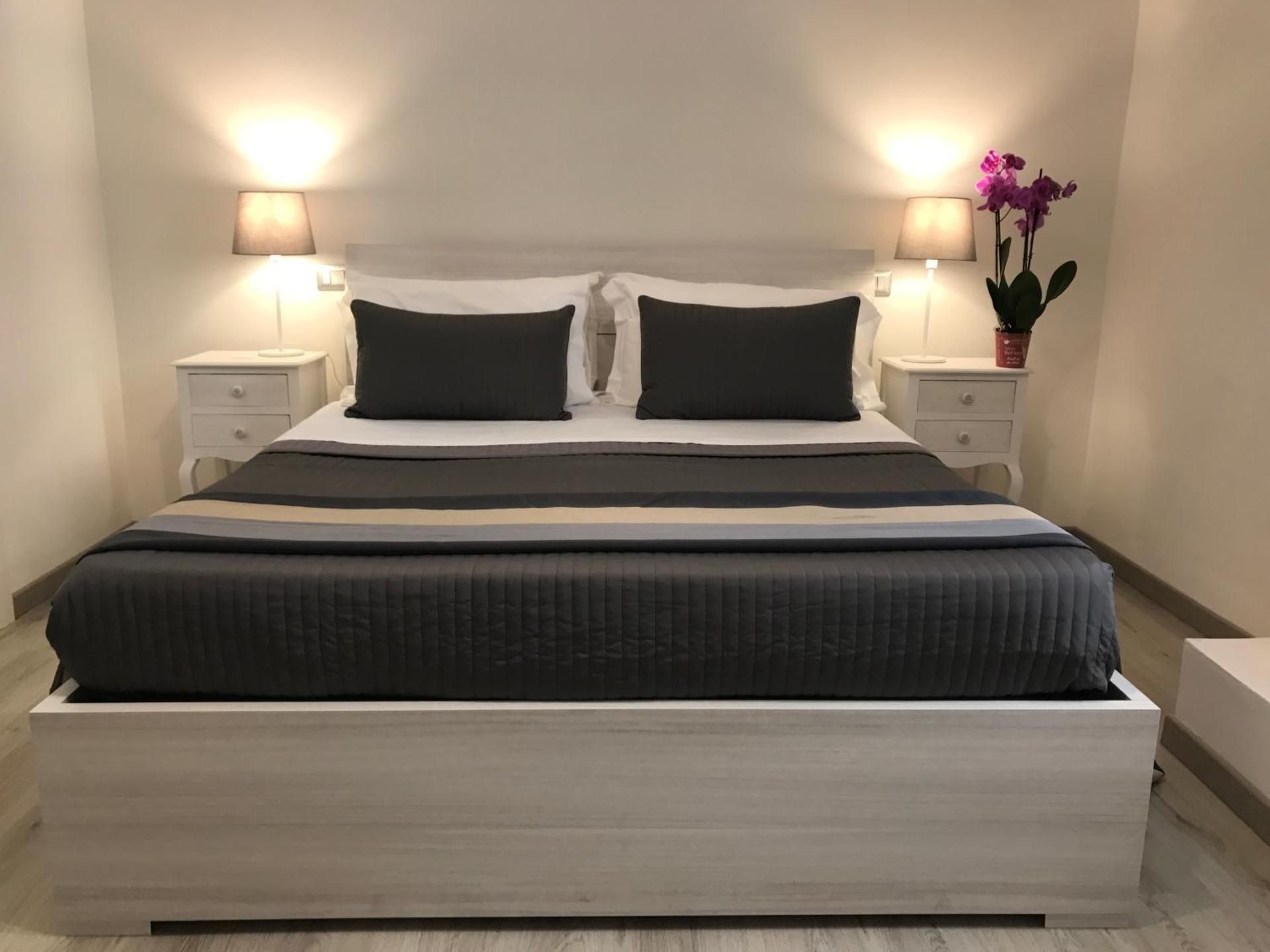 Angolo di Roma Guest house Double Room with Private Bathroom 2